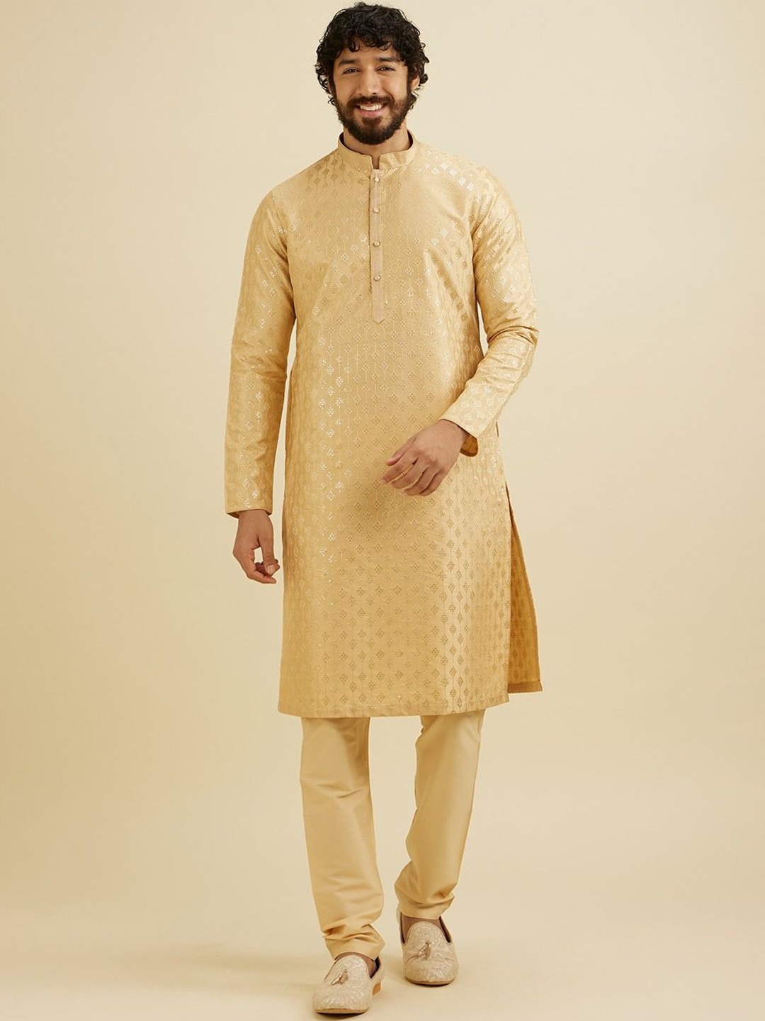 Manyavar Men Ethnic Motifs Embroidered Regular Sequinned Kurta with Pyjamas, Beige
Manyavar Men Ethnic Motifs Embroidered Regular Sequinned Kurta with Pyjamas, Beige