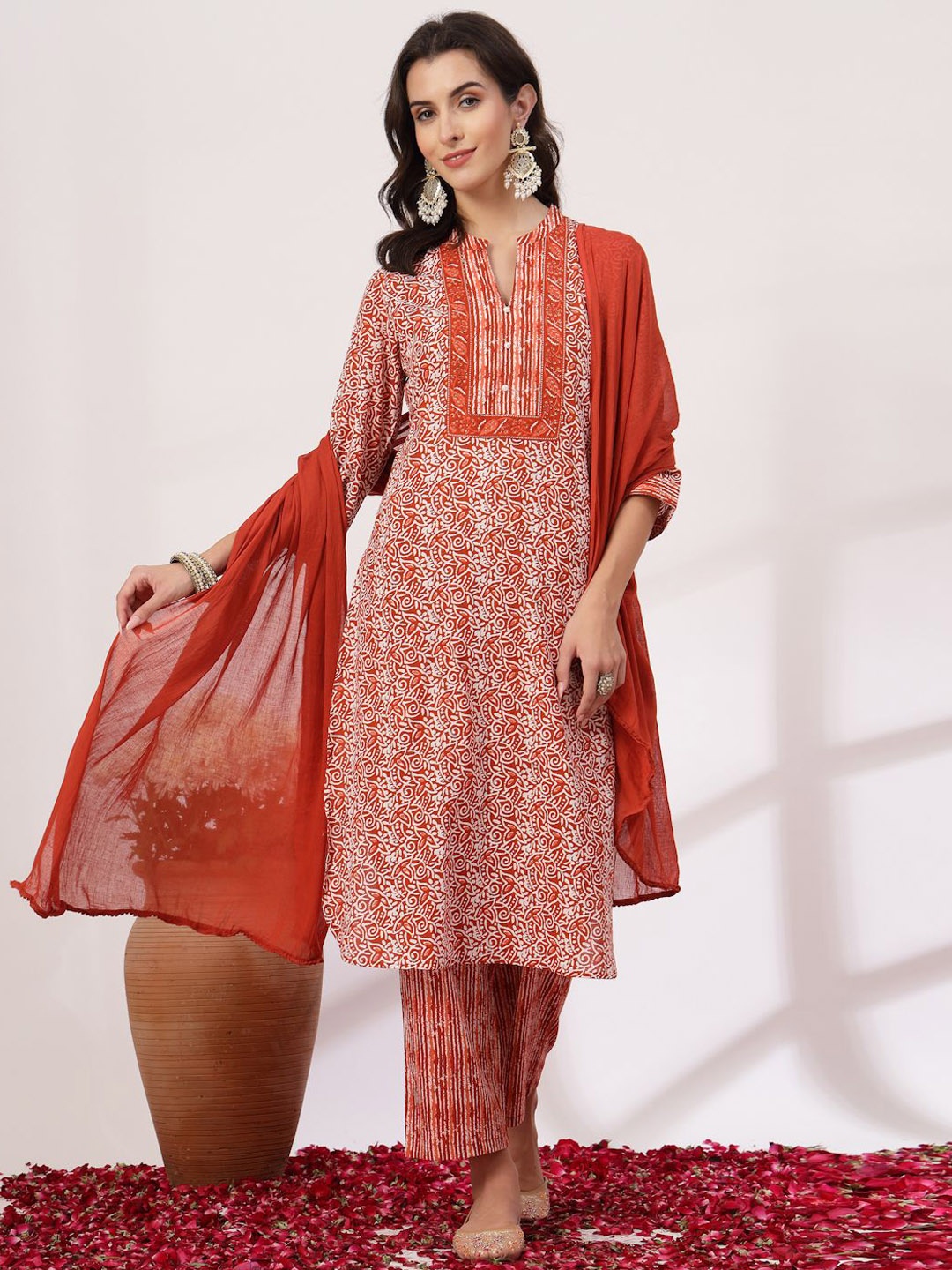 Nayam By Lakshita Women Floral Printed Regular Kurta with Palazzos & With Dupatta, Rust
Nayam By Lakshita Women Floral Printed Regular Kurta with Palazzos & With Dupatta, Rust