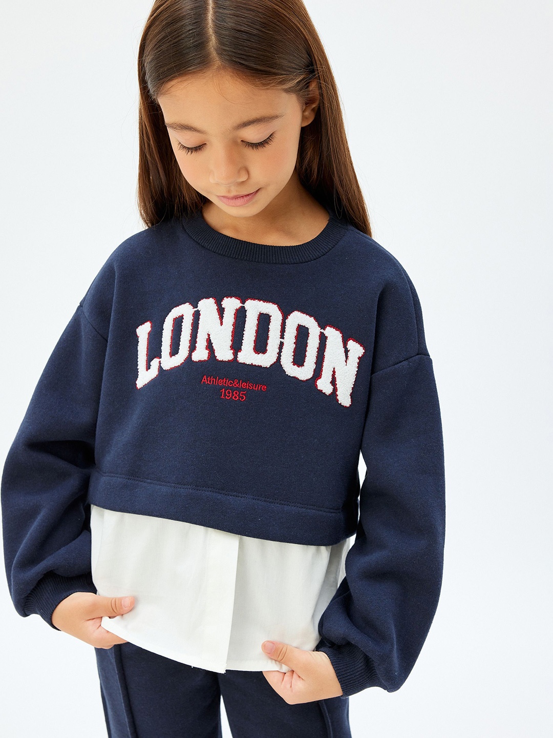 Koton Girls Typography Printed Round Neck Long Sleeves Pullover Sweatshirt, Navy blue
Koton Girls Typography Printed Round Neck Long Sleeves Pullover Sweatshirt, Navy blue