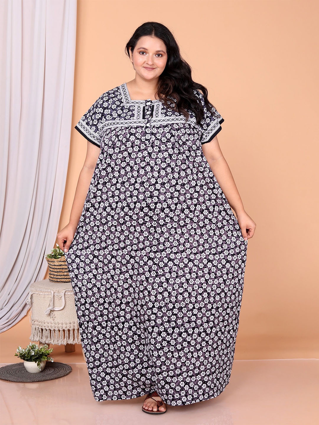 SP DESIGNS Women Pure Cotton Printed Plus Size Square Neck Maxi Everyday Nightdress, Black
SP DESIGNS Women Pure Cotton Printed Plus Size Square Neck Maxi Everyday Nightdress, Black