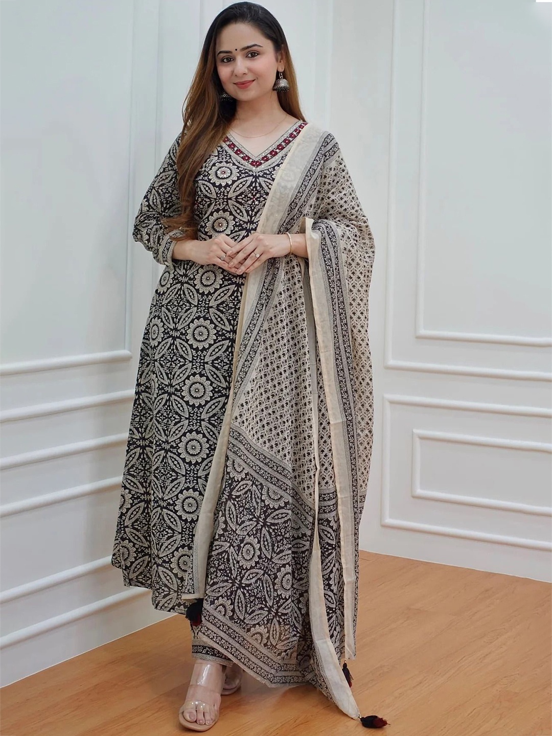 Misti Exim Ethnic Motifs Printed Regular Straight Kurta With Trouser With Dupatta, Black
Misti Exim Ethnic Motifs Printed Regular Straight Kurta With Trouser With Dupatta, Black