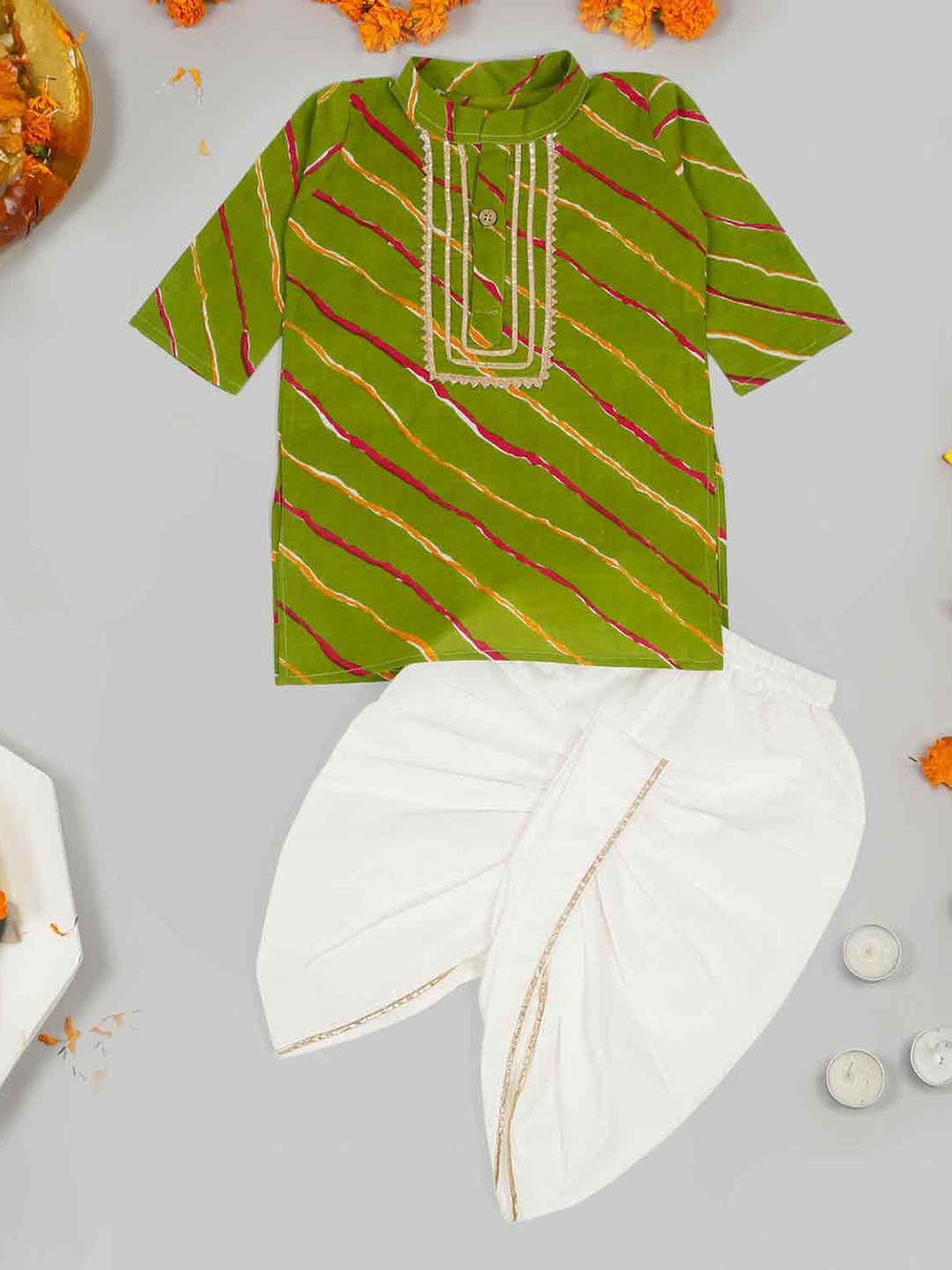 LITTLE GINNIE Boys Mandarin Collar Leheriya Printed Straight Kurta with Dhoti Pant, Green
LITTLE GINNIE Boys Mandarin Collar Leheriya Printed Straight Kurta with Dhoti Pant, Green