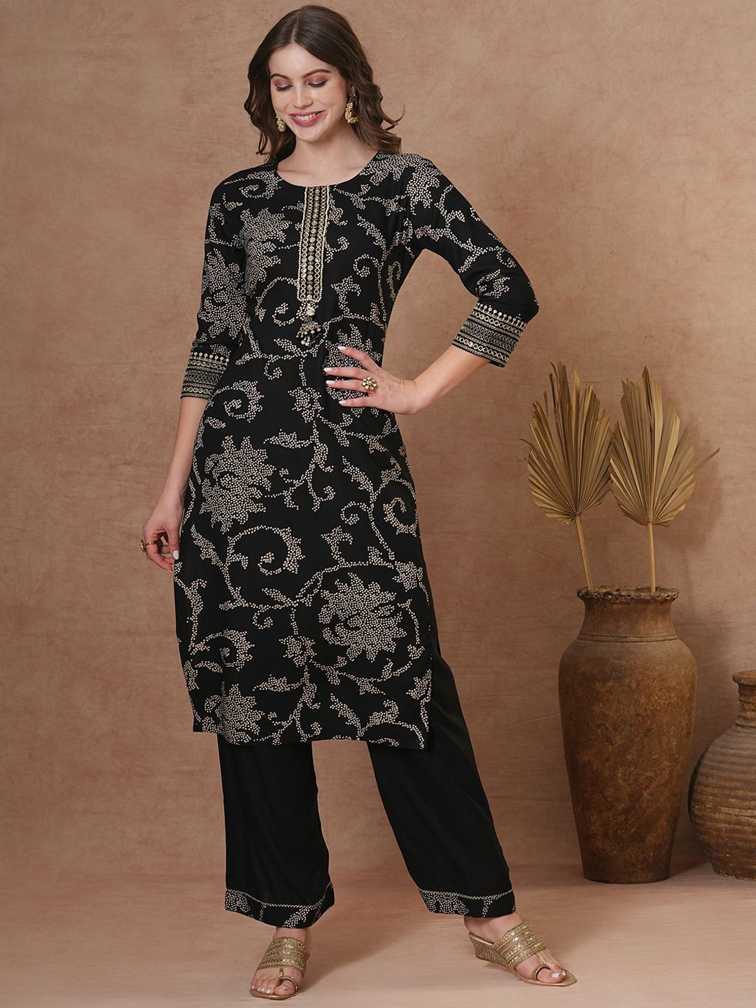 FASHOR Women Bandhani Printed Regular Sequinned Kurta with Palazzos, Black 
FASHOR Women Bandhani Printed Regular Sequinned Kurta with Palazzos, Black