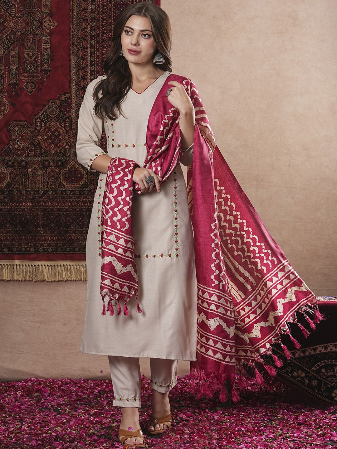 GoSriKi Floral Embroidered Thread Work V-Neck Straight Kurta With Trouser & Dupatta, Beige
GoSriKi Floral Embroidered Thread Work V-Neck Straight Kurta With Trouser & Dupatta, Beige