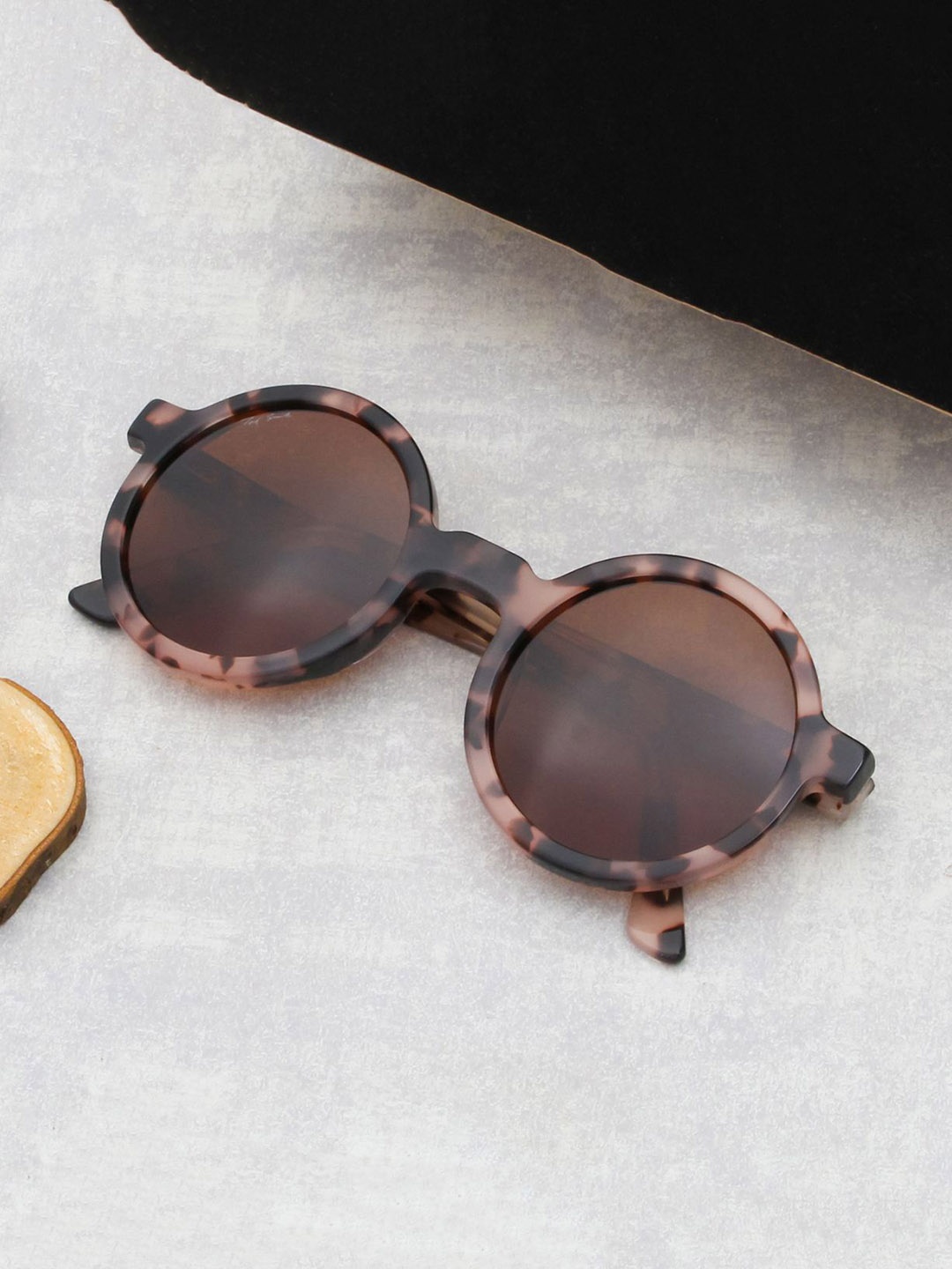 Ted Smith Unisex Round Sunglasses with Polarised and UV Protected Lens LENNIN_DBRN, Brown
Ted Smith Unisex Round Sunglasses with Polarised and UV Protected Lens LENNIN_DBRN, Brown
