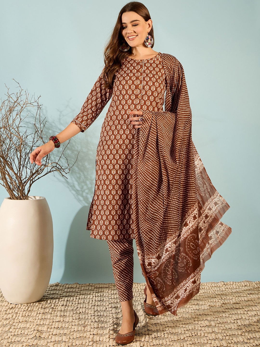 DIVASTRI Ethnic Motifs Printed Gotta Patti Pure Cotton Kurta With Trouser& Dupatta, Coffee brown
DIVASTRI Ethnic Motifs Printed Gotta Patti Pure Cotton Kurta With Trouser& Dupatta, Coffee brown