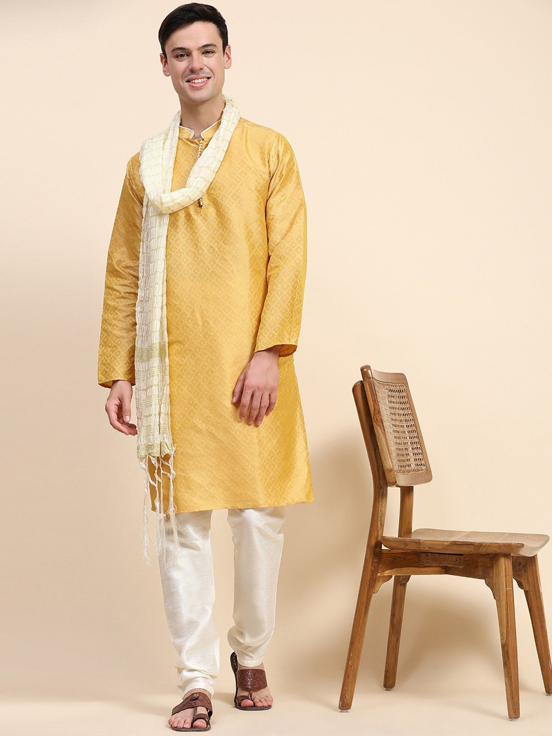 SKAVIJ Geometric Woven Design Mandarin Collar Straight Kurta with Pyjamas & Dupatta, Gold
SKAVIJ Geometric Woven Design Mandarin Collar Straight Kurta with Pyjamas & Dupatta, Gold