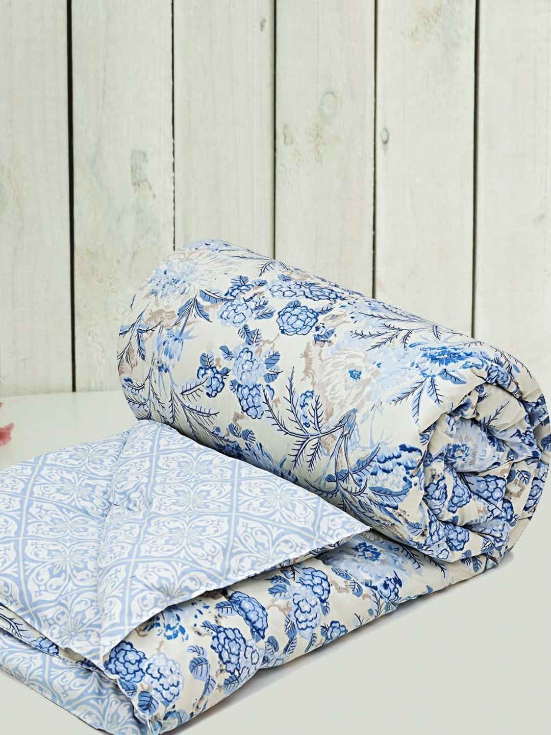 Myntra Elegant Homes Turquoise Blue & White Floral Microfiber Heavy Winter 210 GSM Double Bed Comforter
Myntra Elegant Homes Turquoise Blue & White Floral Microfiber Heavy Winter 210 GSM Double Bed Comforter