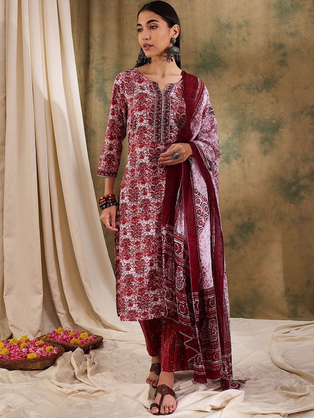 DIVASTRI Floral Printed Notch Neck Pure Cotton Straight Kurta With Trousers & Dupatta, Maroon
DIVASTRI Floral Printed Notch Neck Pure Cotton Straight Kurta With Trousers & Dupatta, Maroon