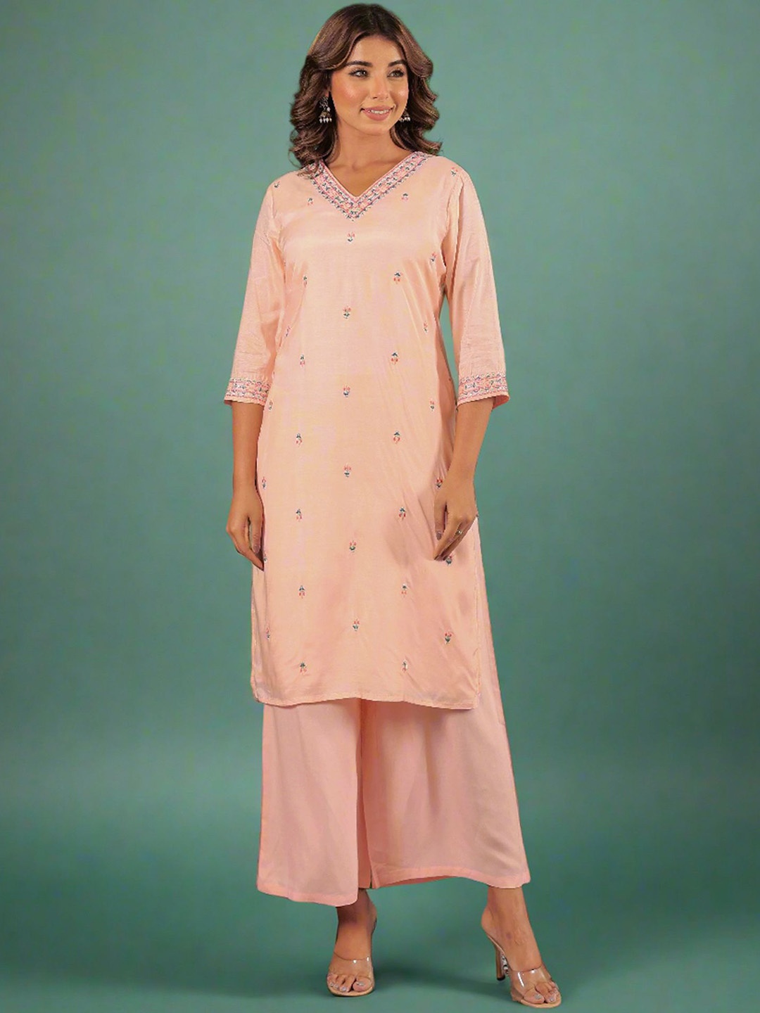 HERE&NOW Floral Embroidered V-Neck Regular Straight Kurta With Palazzo, Peach
HERE&NOW Floral Embroidered V-Neck Regular Straight Kurta With Palazzo, Peach