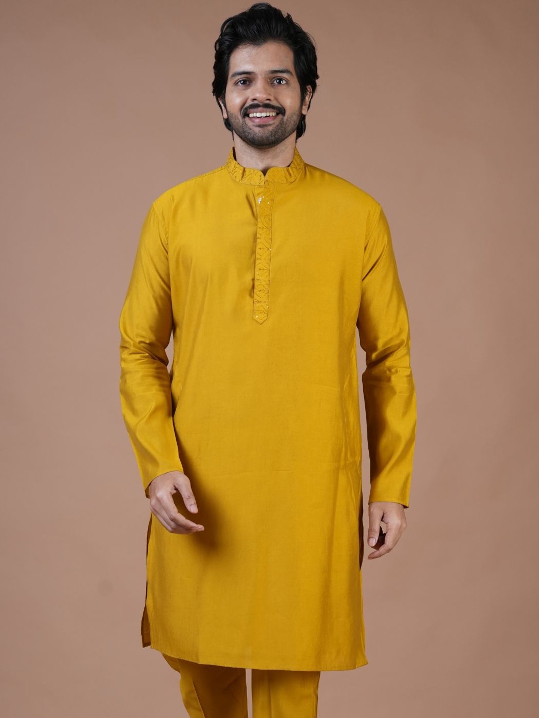 ARYA Mandarin Collar Regular Sequinned Chanderi Silk Kurta With Jacket With Trouser, Yellow
ARYA Mandarin Collar Regular Sequinned Chanderi Silk Kurta With Jacket With Trouser, Yellow