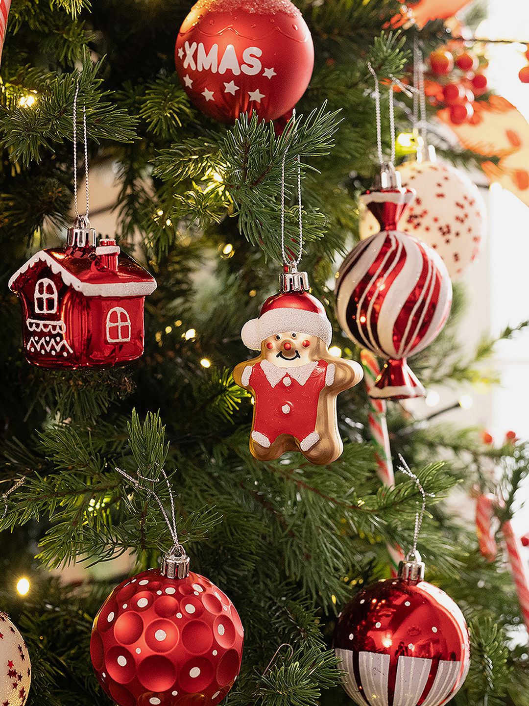 Little Surprise Box LLP Red 70Pcs Printed Gingerbread Themed Christmas Tree Hangings
Little Surprise Box LLP Red 70Pcs Printed Gingerbread Themed Christmas Tree Hangings