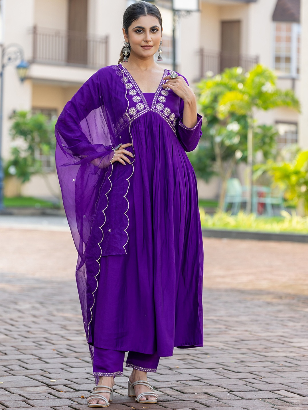 Mesqlu V-Neck Floral Embroidered Thread Work Anarkali Kurta with Trouser & Dupatta, Purple
Mesqlu V-Neck Floral Embroidered Thread Work Anarkali Kurta with Trouser & Dupatta, Purple
