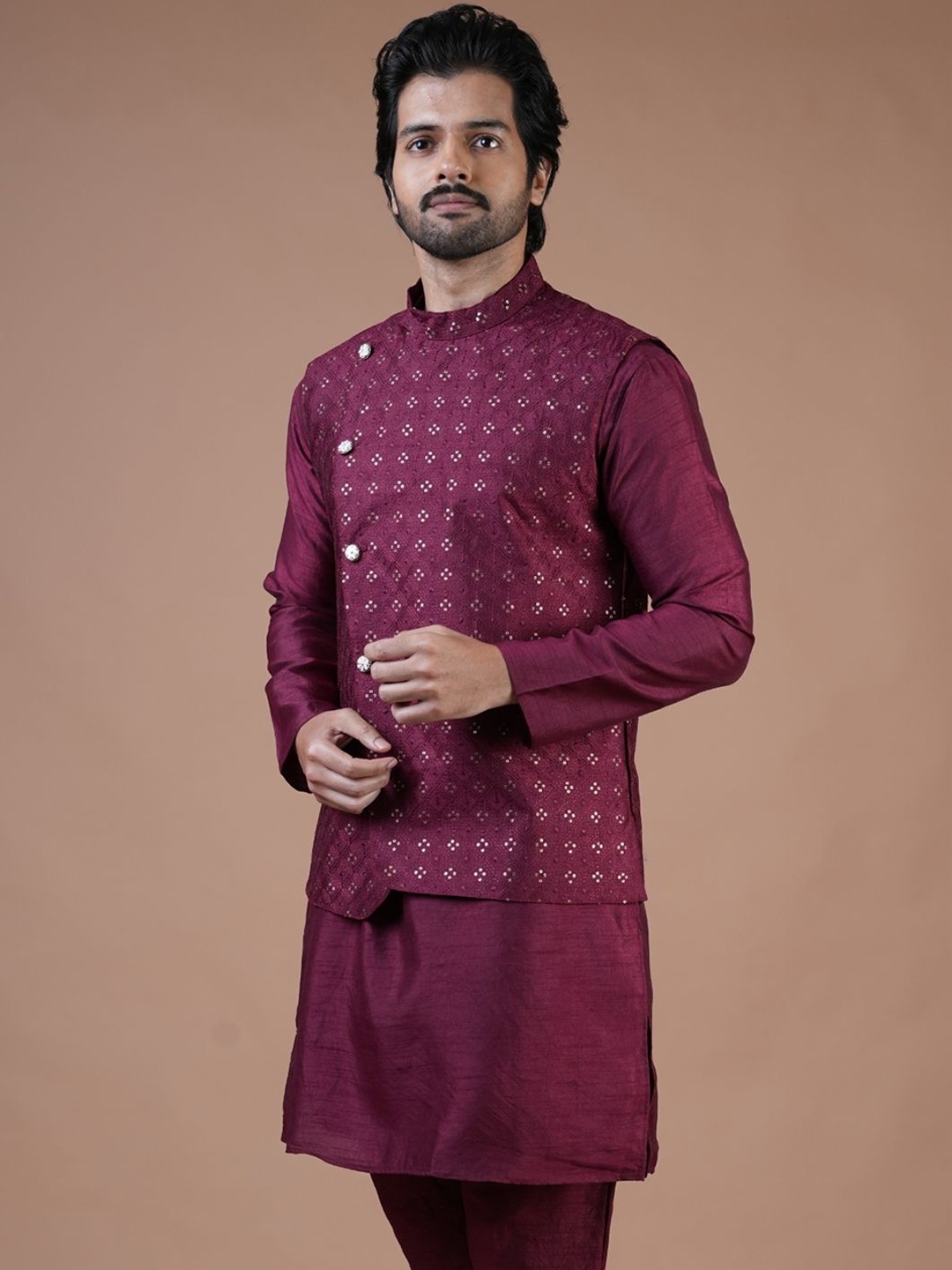 ARYA Mandarin Collar Regular Sequinned Chanderi Silk Kurta With Nehru Jacket With Trouser, Maroon
ARYA Mandarin Collar Regular Sequinned Chanderi Silk Kurta With Nehru Jacket With Trouser, Maroon