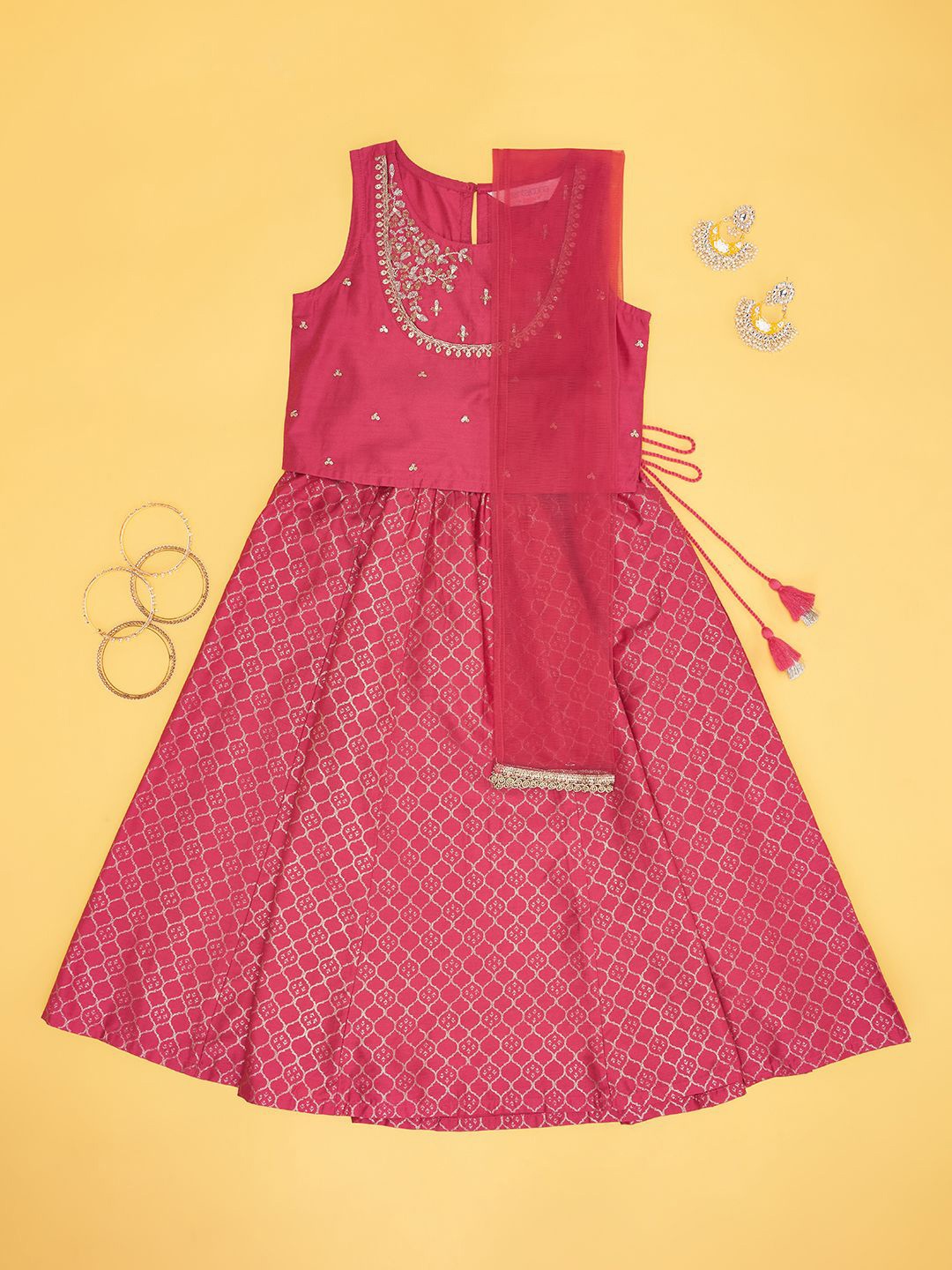 AKKRITI BY PANTALOONS Girls Printed Ready to Wear Lehenga & Blouse With Dupatta, Pink
AKKRITI BY PANTALOONS Girls Printed Ready to Wear Lehenga & Blouse With Dupatta, Pink