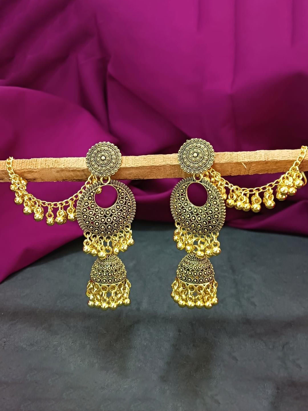 Efulgenz Gold-Plated Dome Shaped Beaded Jhumkas With Metal Ball Charms Hair Chain, Silver
Efulgenz Gold-Plated Dome Shaped Beaded Jhumkas With Metal Ball Charms Hair Chain, Silver