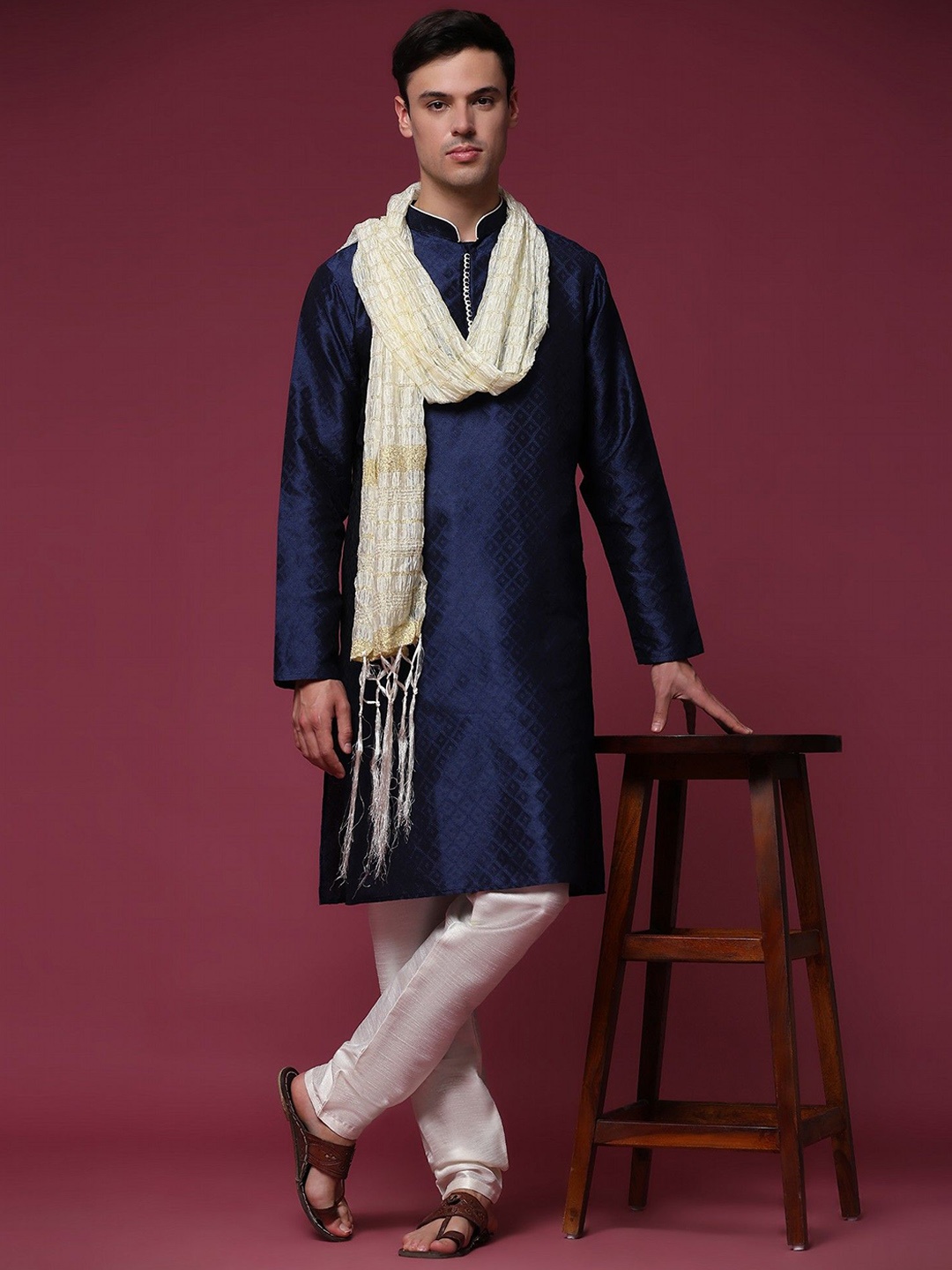 SKAVIJ Geometric Woven Design Mandarin Collar Straight Kurta with Pyjamas & Dupatta, Blue
SKAVIJ Geometric Woven Design Mandarin Collar Straight Kurta with Pyjamas & Dupatta, Blue