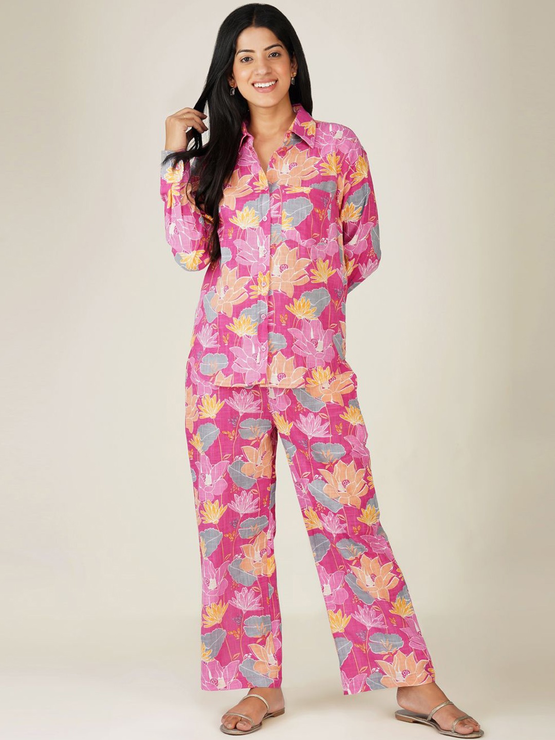 SPARSA Floral Printed Spread Collar Cuffed Sleeves Pure Cotton Shirt & Palazzos, Pink
SPARSA Floral Printed Spread Collar Cuffed Sleeves Pure Cotton Shirt & Palazzos, Pink