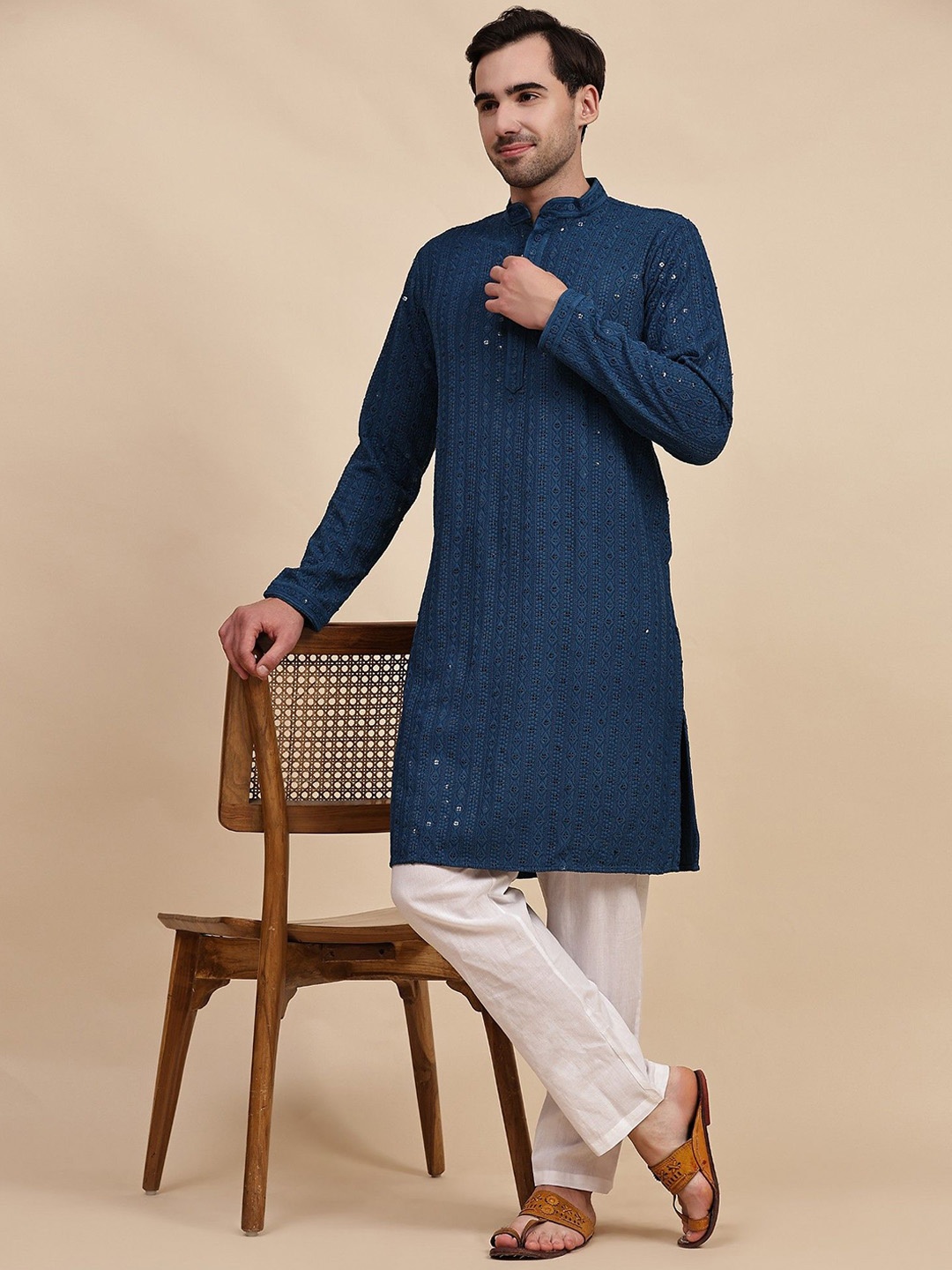 SKAVIJ Geometric Embroidered Sequinned Jacquard Weave Pure Cotton Straight Kurta & Pyjamas, Blue
SKAVIJ Geometric Embroidered Sequinned Jacquard Weave Pure Cotton Straight Kurta & Pyjamas, Blue