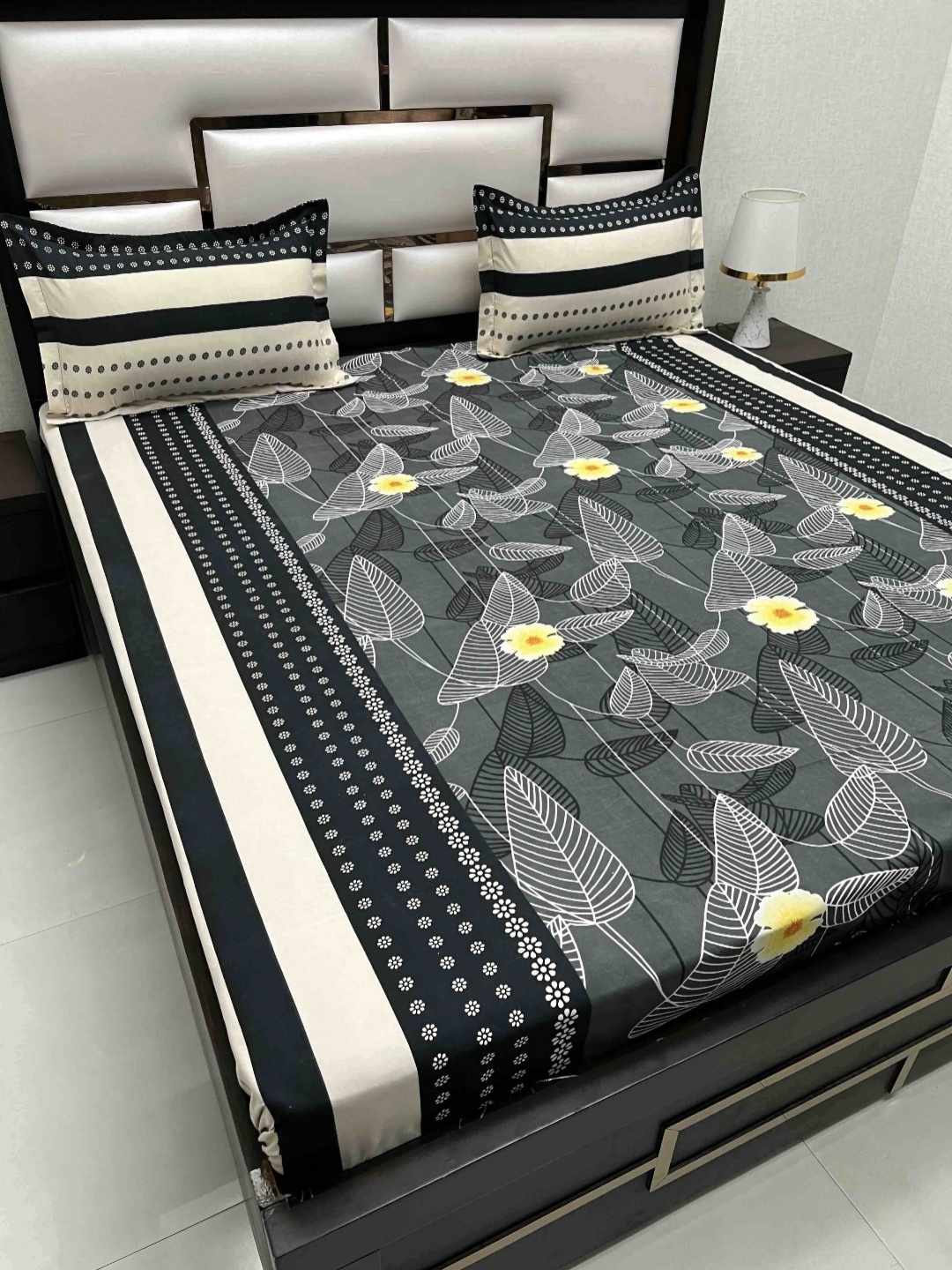 Pure Decor Amulya Black Floral Printed Microfiber 330 TC Queen Bedsheet Set 2.55 x 2.27 m
Pure Decor Amulya Black Floral Printed Microfiber 330 TC Queen Bedsheet Set 2.55 x 2.27 m