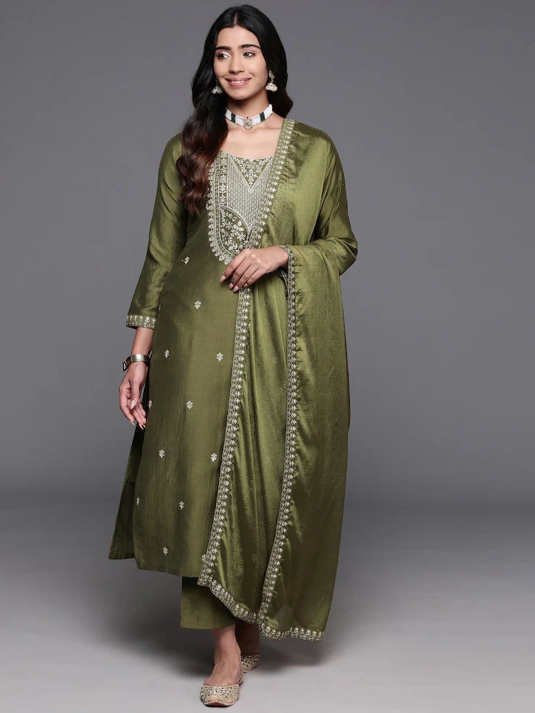KALINI Women Floral Embroidered Regular Thread Work Kurta With Trousers & With Dupatta, Green
KALINI Women Floral Embroidered Regular Thread Work Kurta With Trousers & With Dupatta, Green