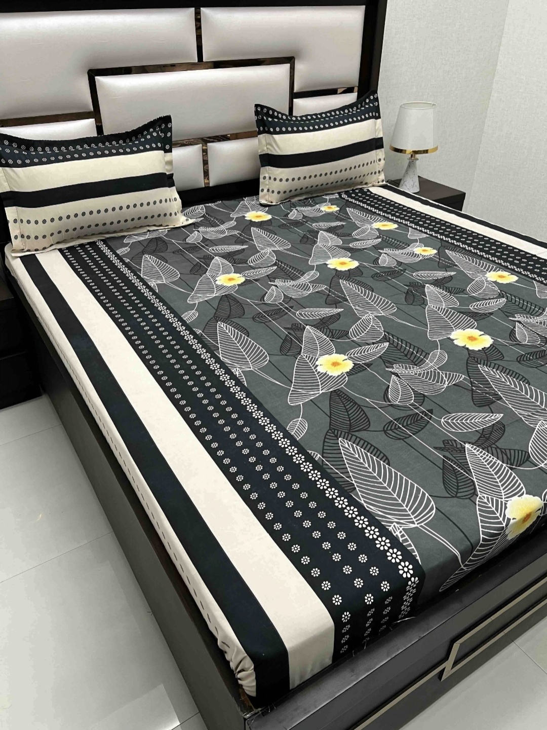 Pure Decor Amulya Black Floral Printed Microfiber 260 TC Queen Bedsheet Set 2.55 x 2.27 m
Pure Decor Amulya Black Floral Printed Microfiber 260 TC Queen Bedsheet Set 2.55 x 2.27 m