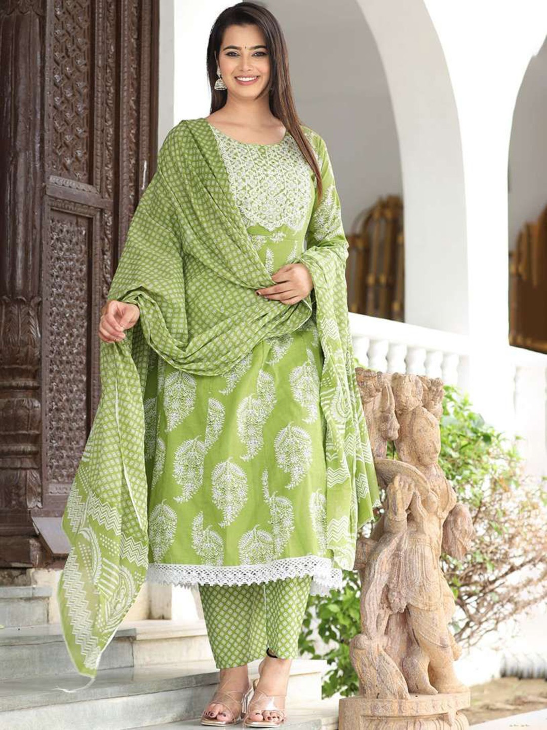 PARTHVI Ethnic Motifs Printed Regular Thread Work Kurta with Trousers & Dupatta, Green
PARTHVI Ethnic Motifs Printed Regular Thread Work Kurta with Trousers & Dupatta, Green
