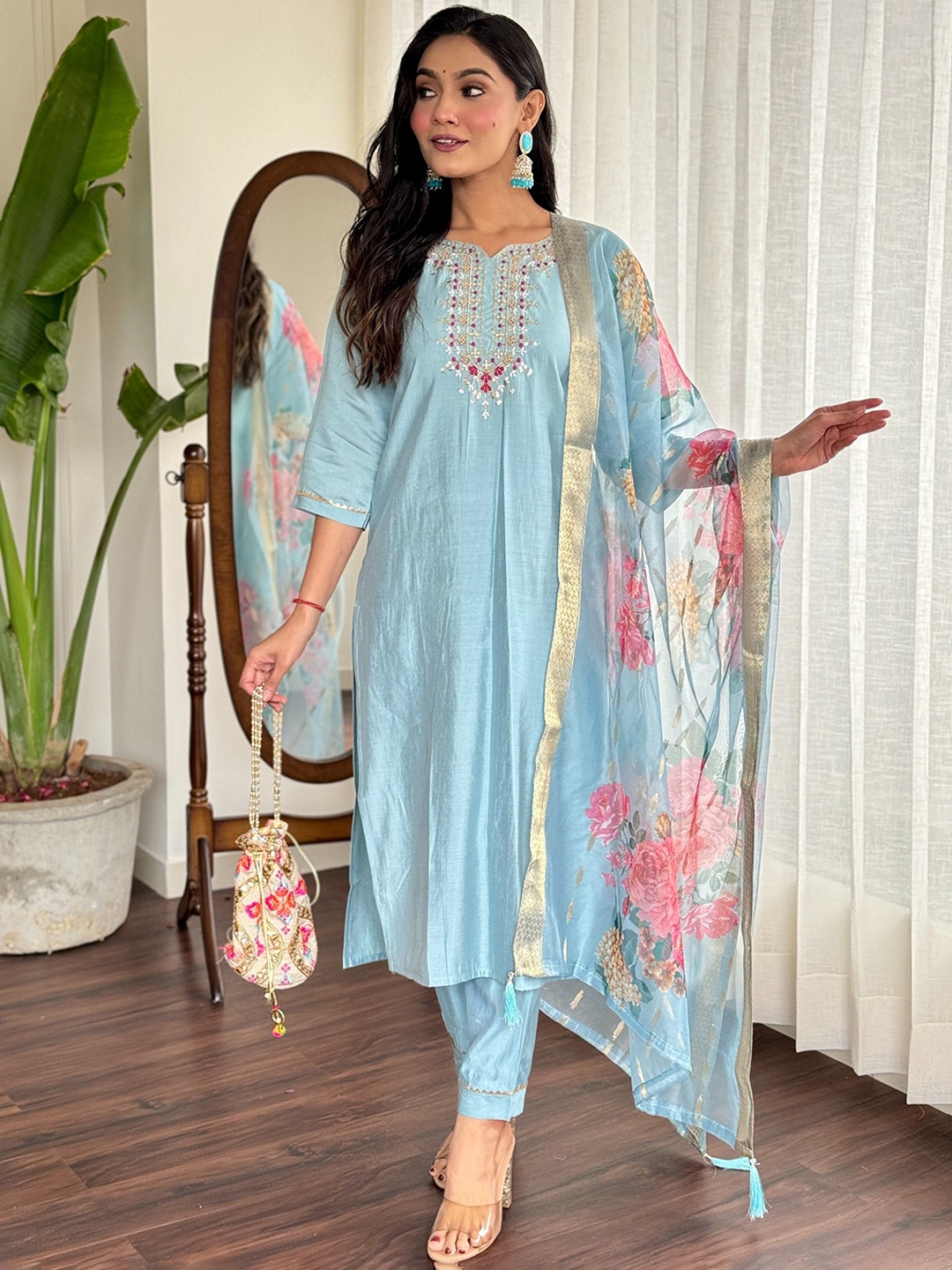 TWINS LADY Women Yoke Design Thread Work Chanderi Silk Kurta with Trousers & Dupatta, Blue
TWINS LADY Women Yoke Design Thread Work Chanderi Silk Kurta with Trousers & Dupatta, Blue