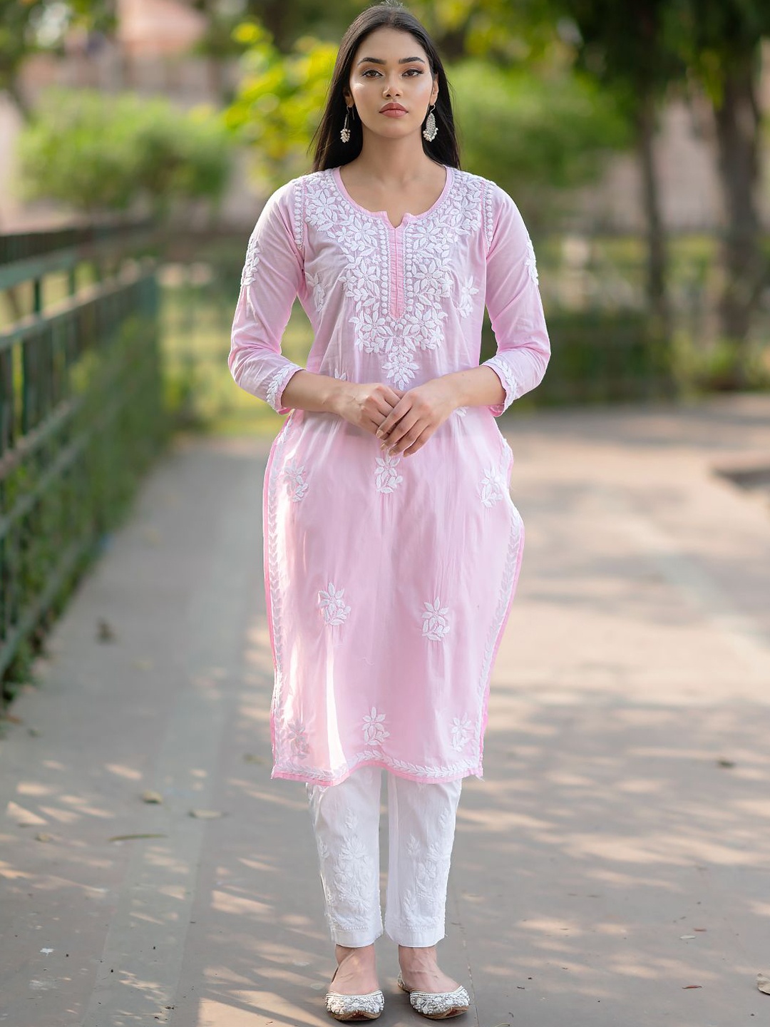 The Chikan Label Floral Embroidered Round Neck Regular Chikankari Cotton Straight Kurta, Pink
The Chikan Label Floral Embroidered Round Neck Regular Chikankari Cotton Straight Kurta, Pink