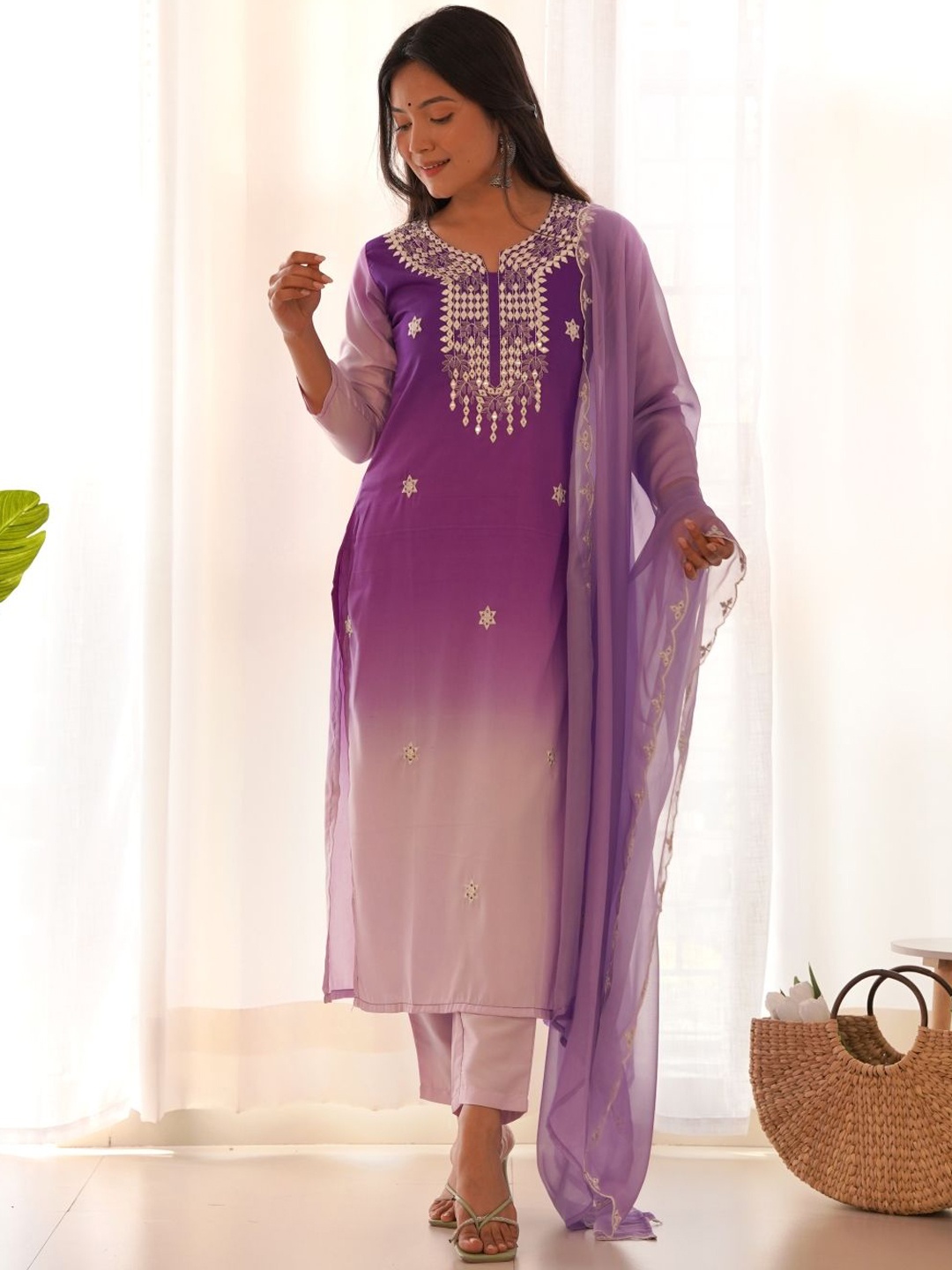 JAPNAAM Geometric Embroidered Thread Work Pure Silk Straight Kurta with Trouser & Dupatta, Purple
JAPNAAM Geometric Embroidered Thread Work Pure Silk Straight Kurta with Trouser & Dupatta, Purple