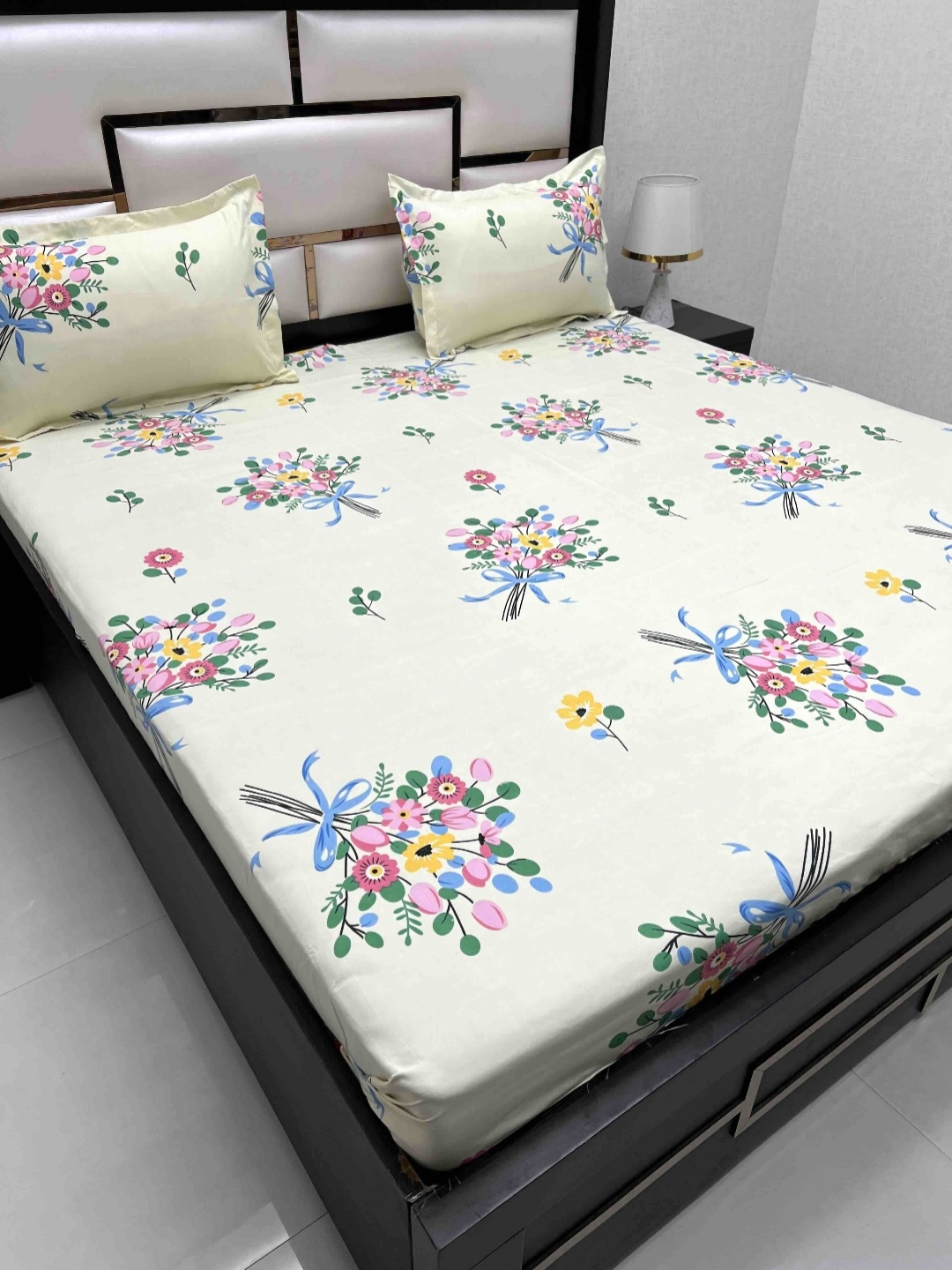 Pure Decor Queen Size Double Bed Bedsheet With 2 Pillow Covers 2.28 m x 2.54 m, Off white
Pure Decor Queen Size Double Bed Bedsheet With 2 Pillow Covers 2.28 m x 2.54 m, Off white