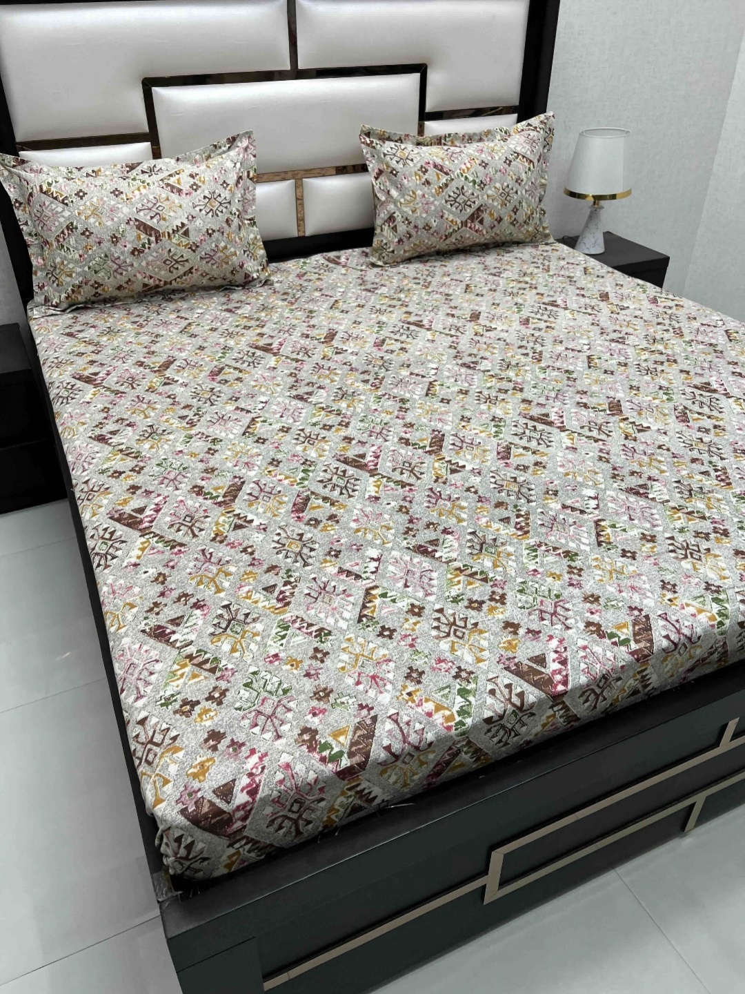 Pure Decor Cotton Queen Size Double Bedsheet With 2 Pillow Covers 2.28m X 2.54m, Grey
Pure Decor Cotton Queen Size Double Bedsheet With 2 Pillow Covers 2.28m X 2.54m, Grey