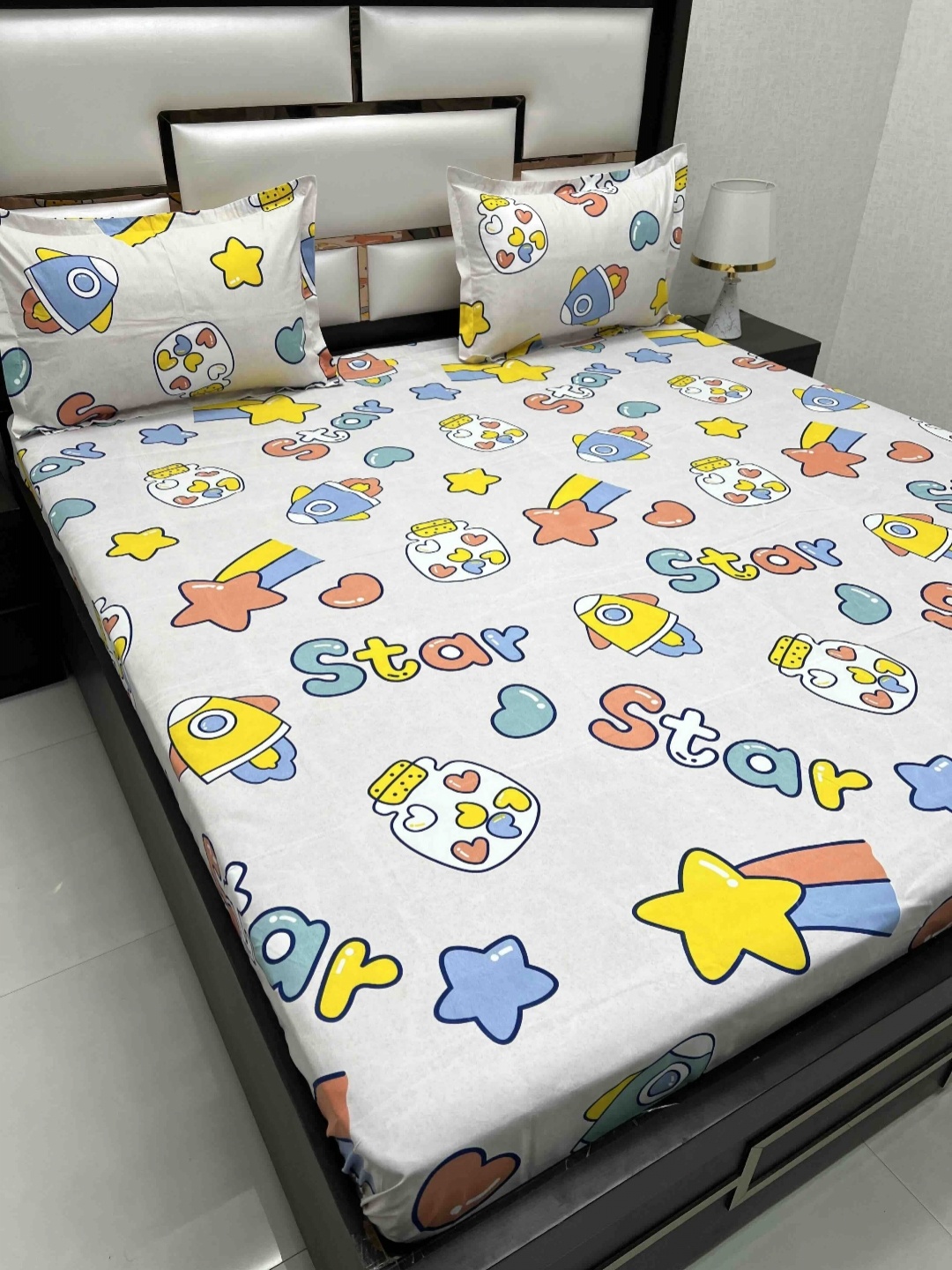 Pure Decor Kids White Cartoon Printed Microfiber 250 TC Queen Bedsheet Set 2.57 m x 2.26 m
Pure Decor Kids White Cartoon Printed Microfiber 250 TC Queen Bedsheet Set 2.57 m x 2.26 m