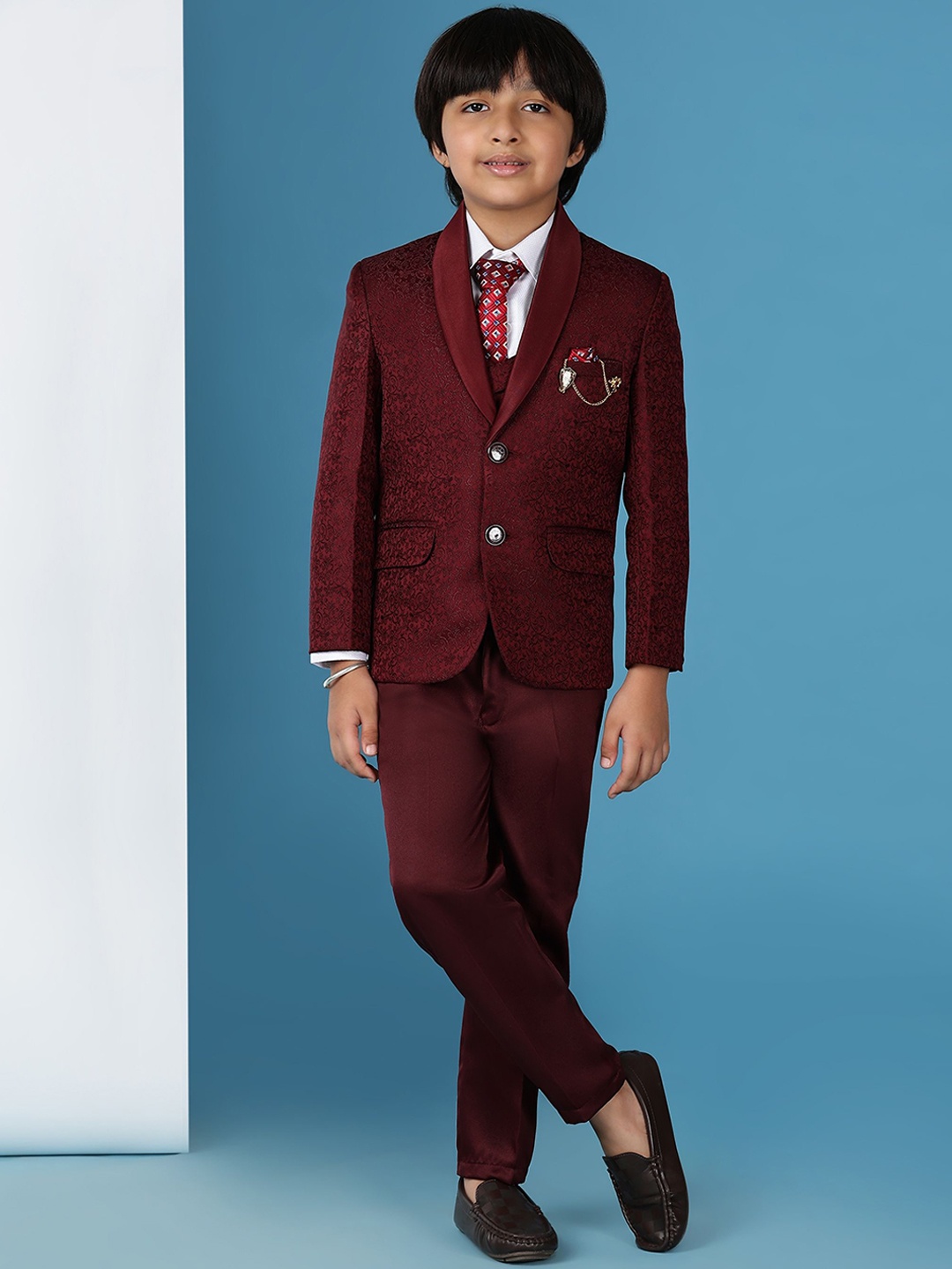 Pro-Ethic STYLE DEVELOPER Boys Self-Design Single-Breasted Five-Piece Party Suit, Maroon
Pro-Ethic STYLE DEVELOPER Boys Self-Design Single-Breasted Five-Piece Party Suit, Maroon