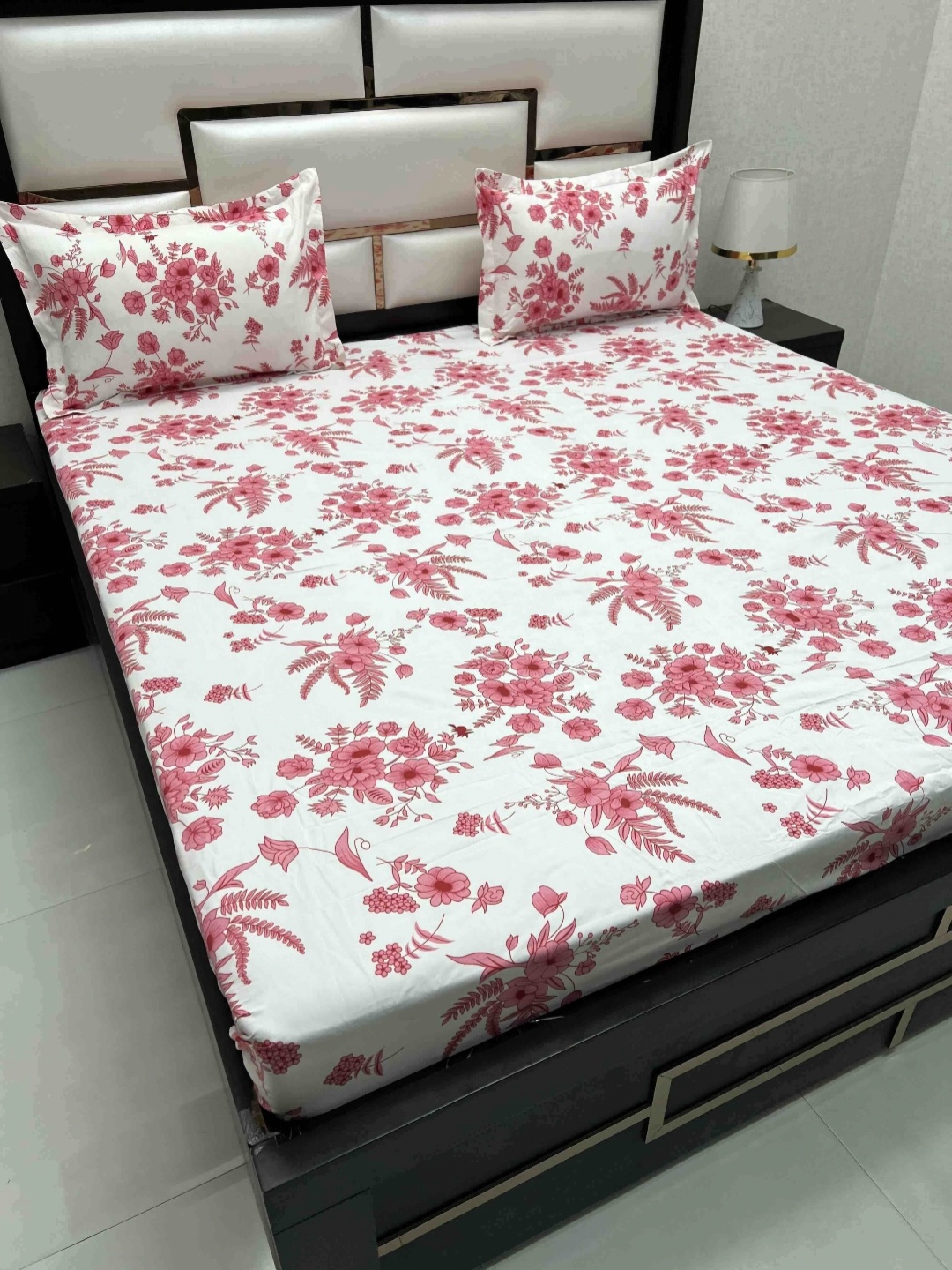 Pure Decor Queen Size Double Bed Bedsheet With 2 Pillow Covers 2.28m X 2.54m, Pink
Pure Decor Queen Size Double Bed Bedsheet With 2 Pillow Covers 2.28m X 2.54m, Pink