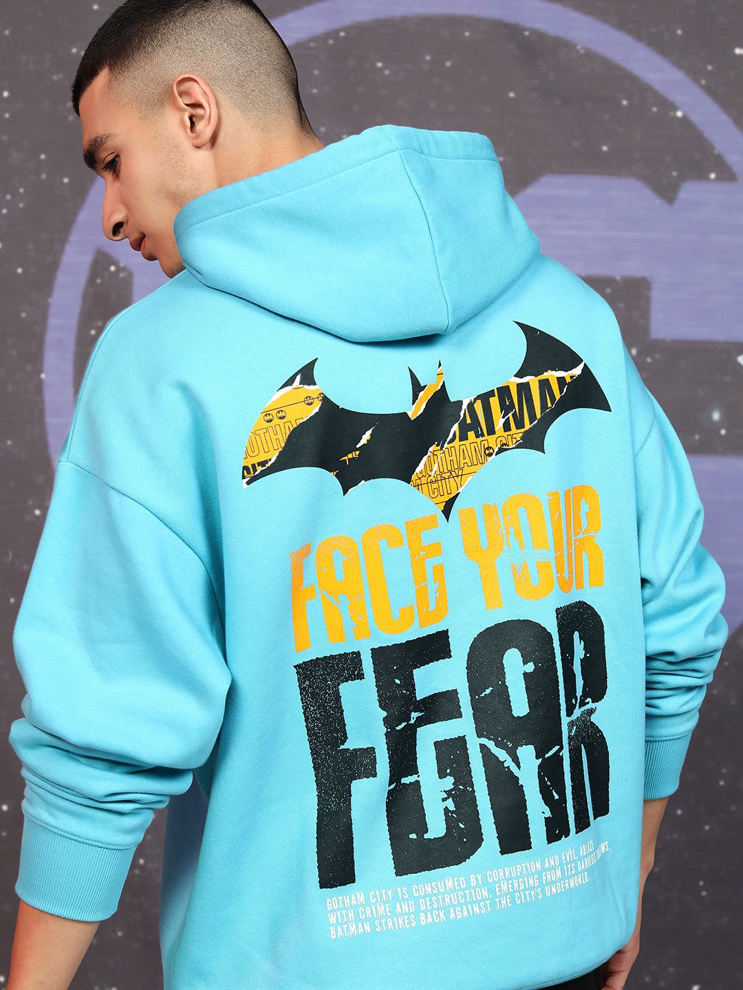 HIGHLANDER Men Warner Bros Batman Printed Hooded Oversized Pullover Sweatshirt, Blue
HIGHLANDER Men Warner Bros Batman Printed Hooded Oversized Pullover Sweatshirt, Blue