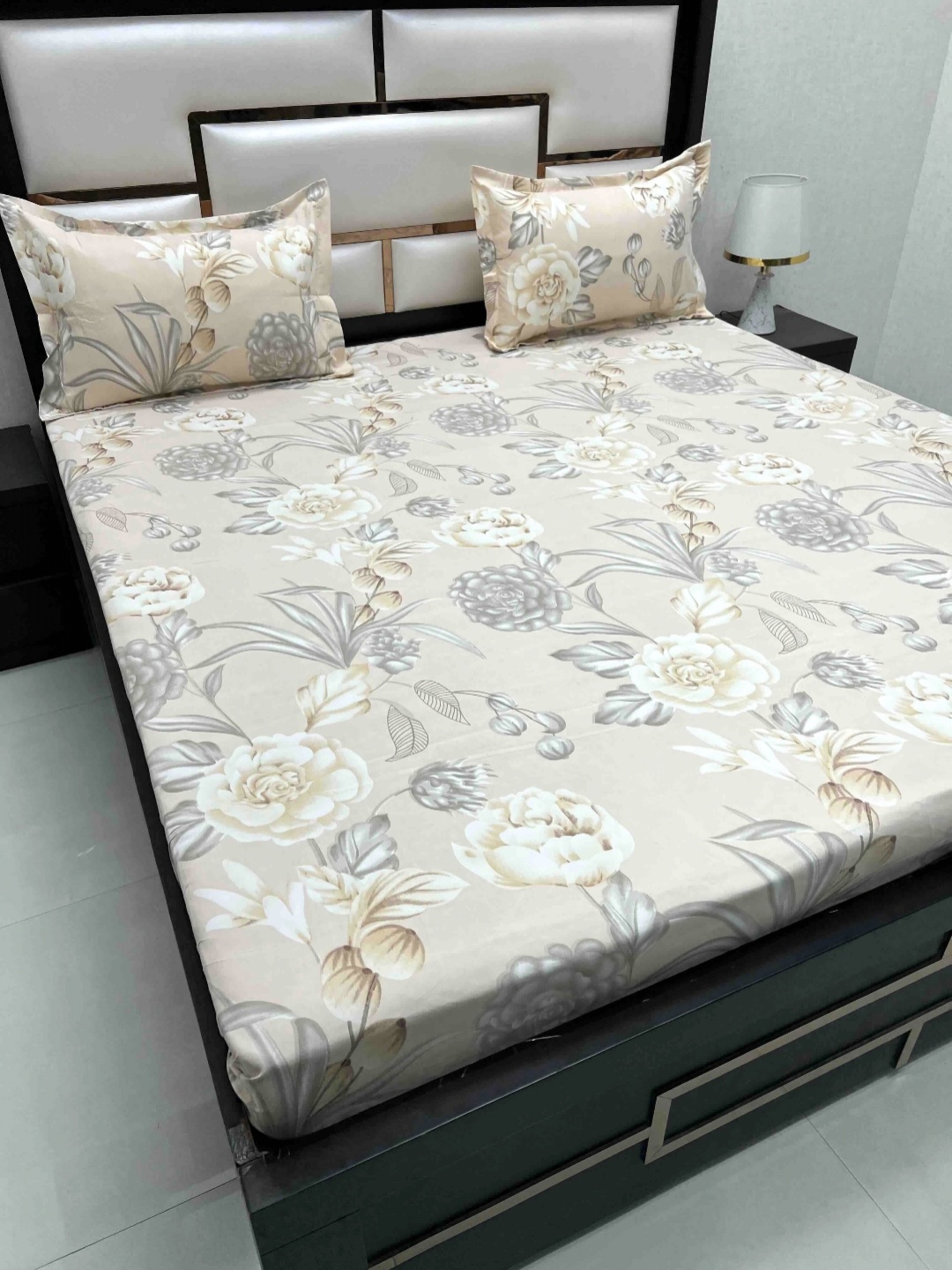 Pure Decor Queen Size Double Bed Bedsheet With 2 Pillow Covers 2.28m X 2.54m, Peach
Pure Decor Queen Size Double Bed Bedsheet With 2 Pillow Covers 2.28m X 2.54m, Peach