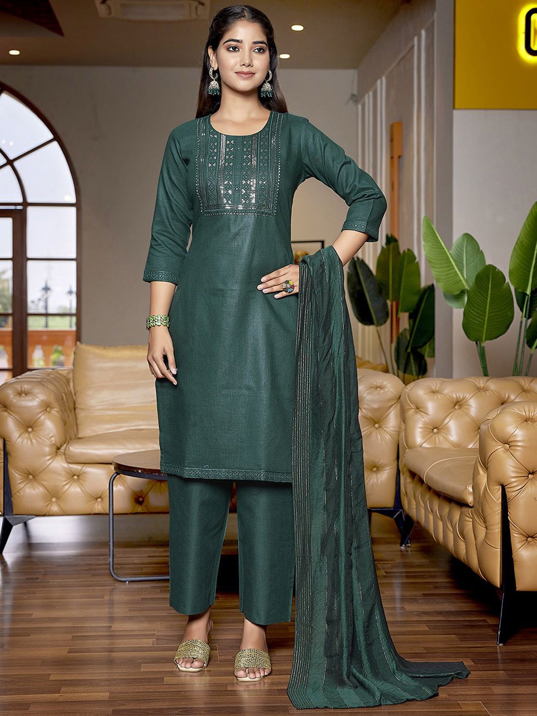 DIVASTRI Women Ethnic Motifs Embroidered Regular Kurta with Trousers & With Dupatta, Green
DIVASTRI Women Ethnic Motifs Embroidered Regular Kurta with Trousers & With Dupatta, Green