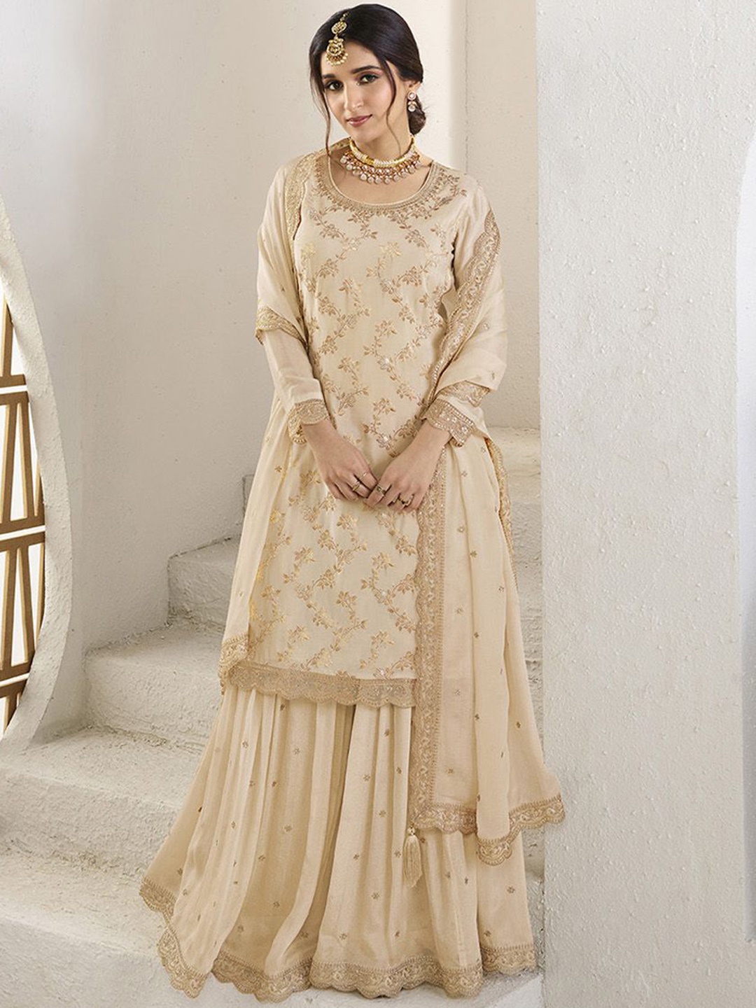 Seerat Women Ethnic Motifs Embroidered Regular Silk Chiffon Kurti with Sharara & With Dupatta, Off white
Seerat Women Ethnic Motifs Embroidered Regular Silk Chiffon Kurti with Sharara & With Dupatta, Off white