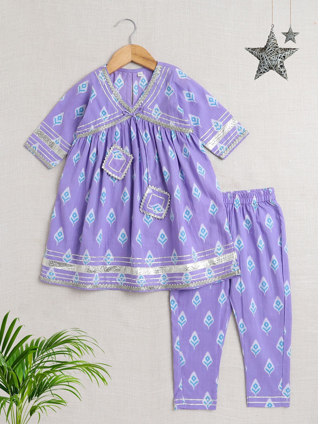 The Magic Wand Girls Ethnic Motifs Printed Regular Gotta Patti Pure Cotton Kurta with Trousers, Purple
The Magic Wand Girls Ethnic Motifs Printed Regular Gotta Patti Pure Cotton Kurta with Trousers, Purple