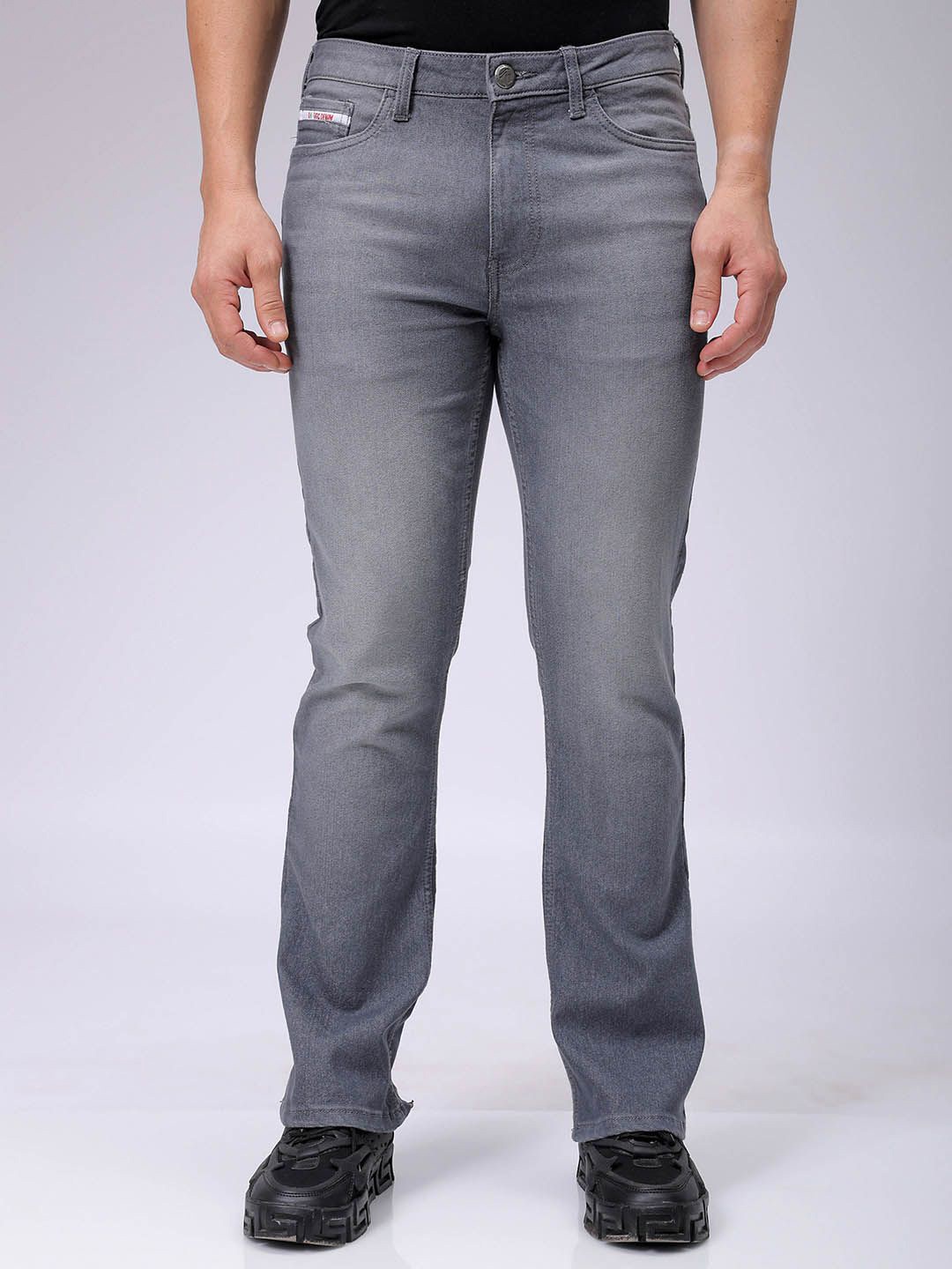 The Indian Garage Co Men Slim Fit Low Distress Light Fade Stretchable Jeans, Grey
The Indian Garage Co Men Slim Fit Low Distress Light Fade Stretchable Jeans, Grey
