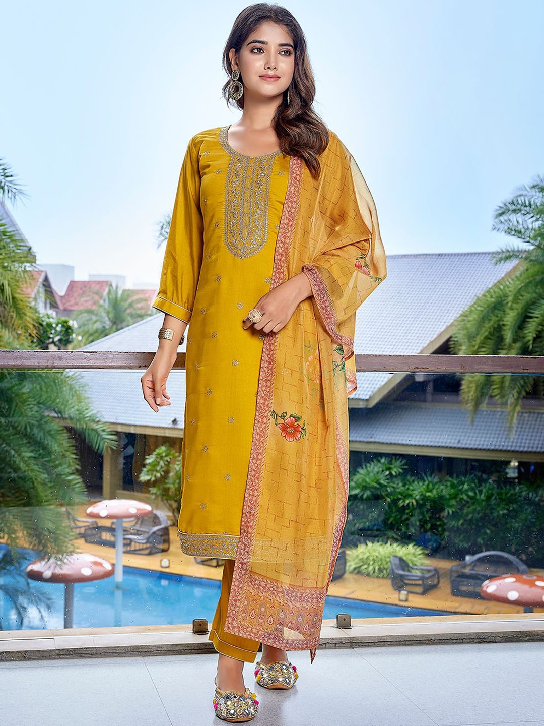 DIVASTRI Women Ethnic Motifs Embroidered Regular Kurta with Trousers & With Dupatta, Yellow
DIVASTRI Women Ethnic Motifs Embroidered Regular Kurta with Trousers & With Dupatta, Yellow