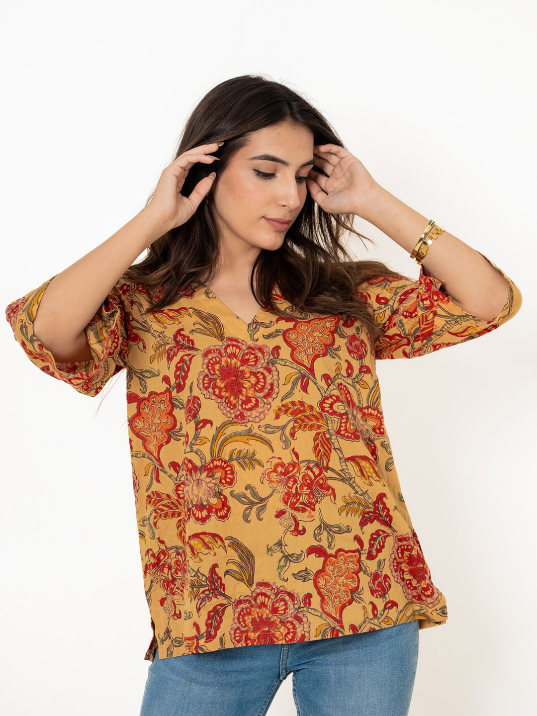 ROZANAJAIPUR Women Kiki Floral Printed V-Neck Pure Cotton Top, Mustard 
ROZANAJAIPUR Women Kiki Floral Printed V-Neck Pure Cotton Top, Mustard