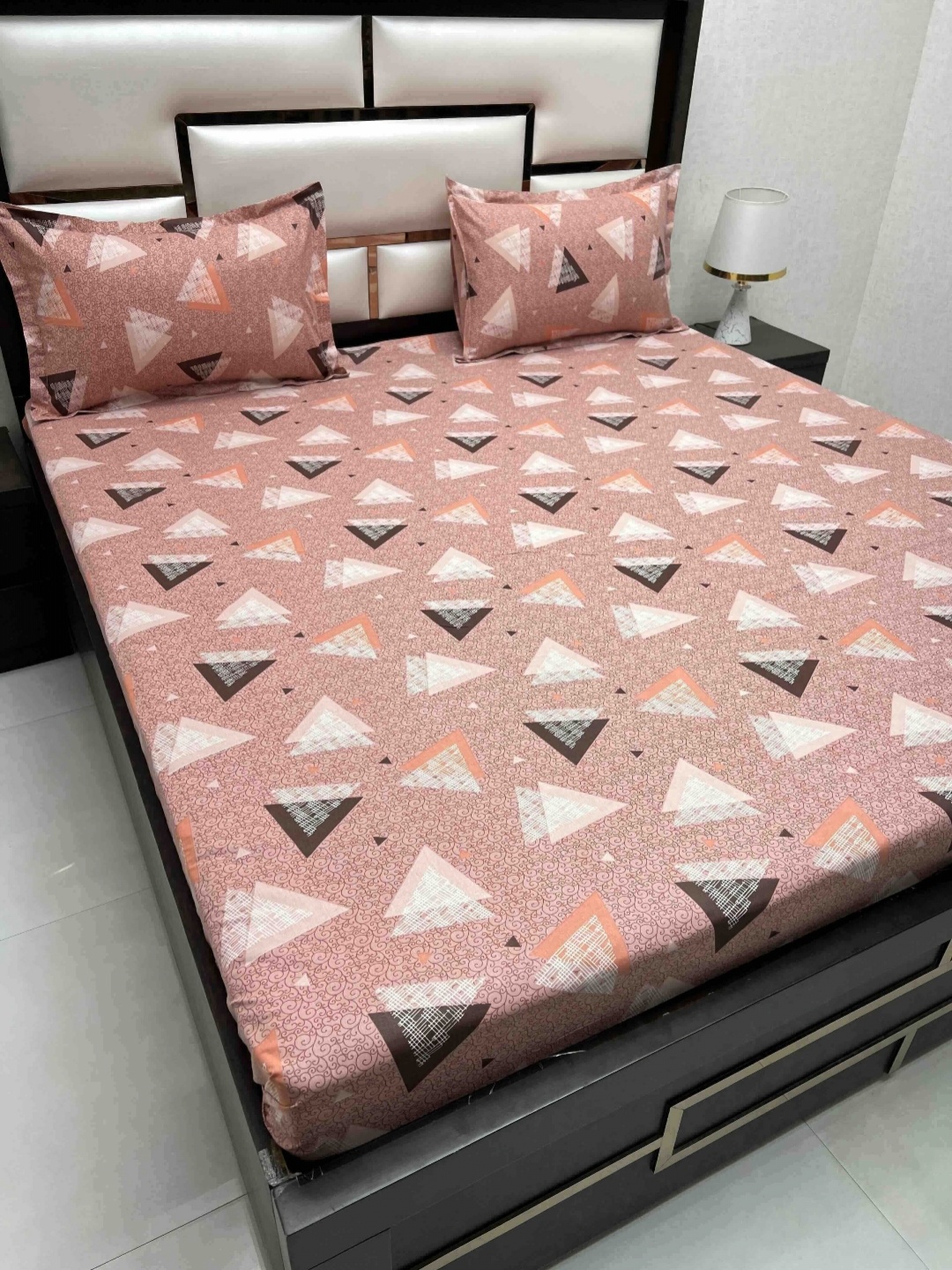 Pure Decor Passion Brown Printed Pure Cotton 220 TC Queen Bedsheet Set 2.26 m x 2.54 m
Pure Decor Passion Brown Printed Pure Cotton 220 TC Queen Bedsheet Set 2.26 m x 2.54 m