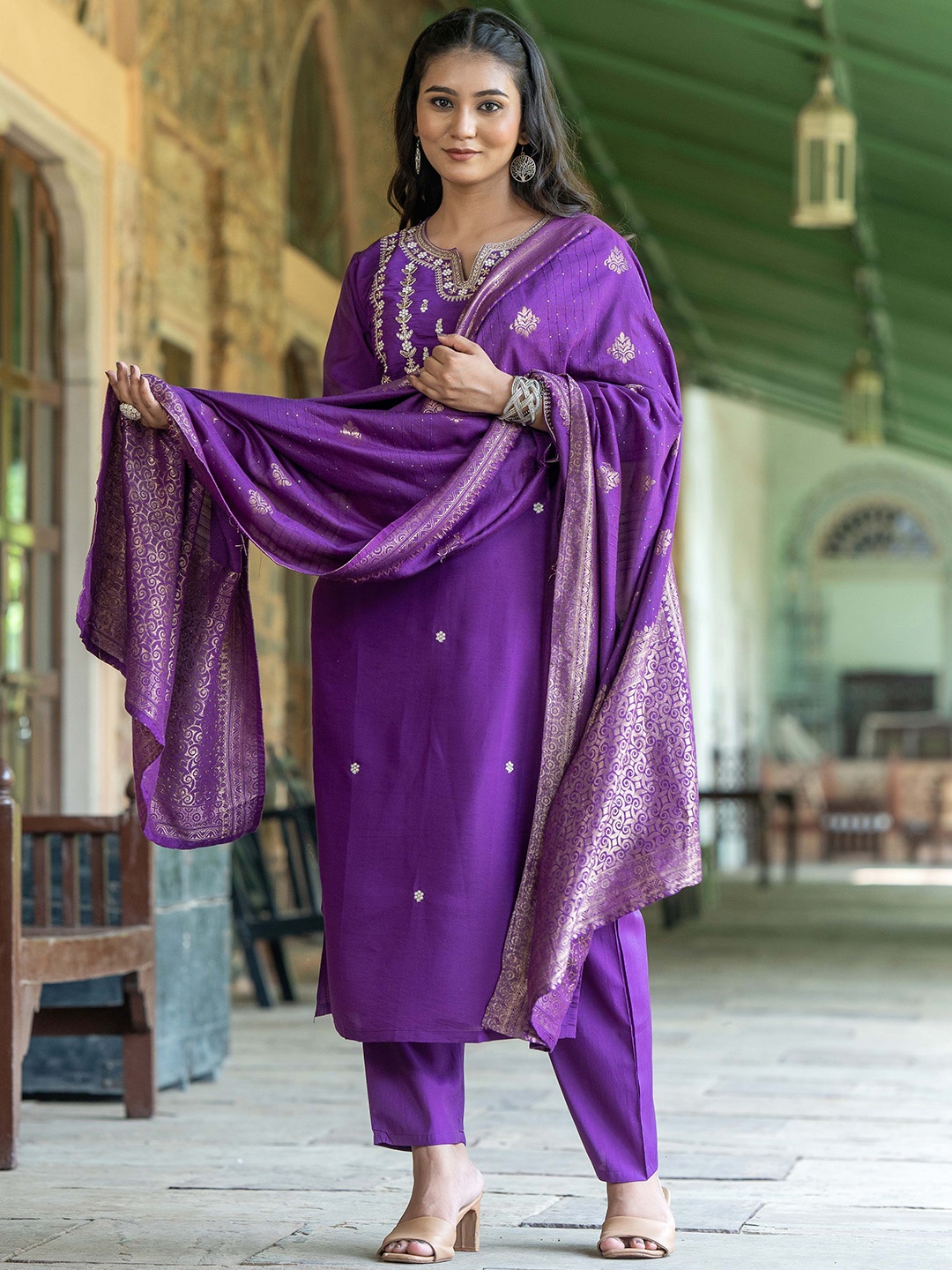 Navlik Women Ethnic Motifs Embroidered Regular Thread Work Kurta with Trousers & With Dupatta, Purple
Navlik Women Ethnic Motifs Embroidered Regular Thread Work Kurta with Trousers & With Dupatta, Purple