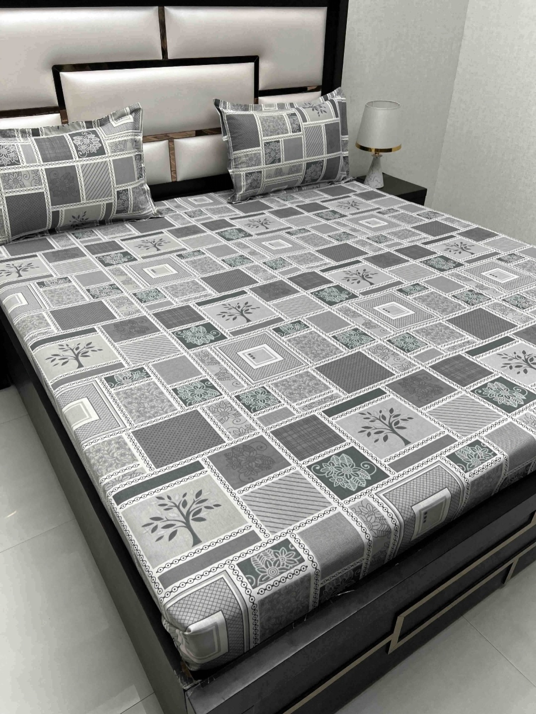 Pure Decor Passion Grey Printed Pure Cotton 300 TC Queen Bedsheet Set 2.27 m x 2.55 m
Pure Decor Passion Grey Printed Pure Cotton 300 TC Queen Bedsheet Set 2.27 m x 2.55 m