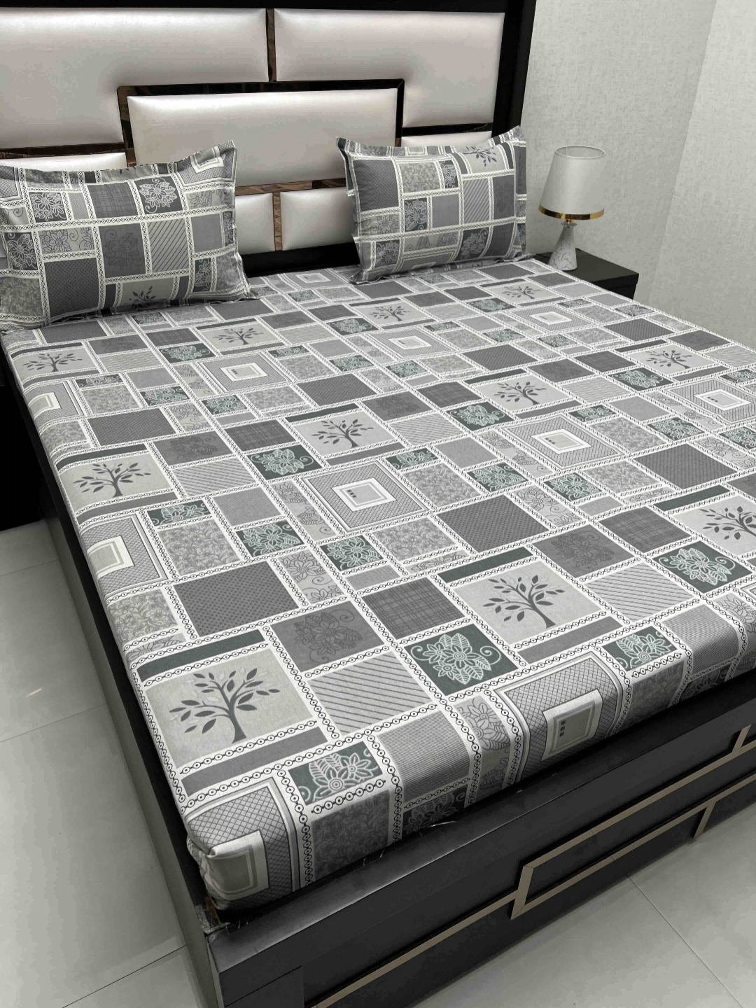 Pure Decor Passion Grey Printed Pure Cotton 240 TC Queen Bedsheet Set 2.26 m x 2.56 m
Pure Decor Passion Grey Printed Pure Cotton 240 TC Queen Bedsheet Set 2.26 m x 2.56 m