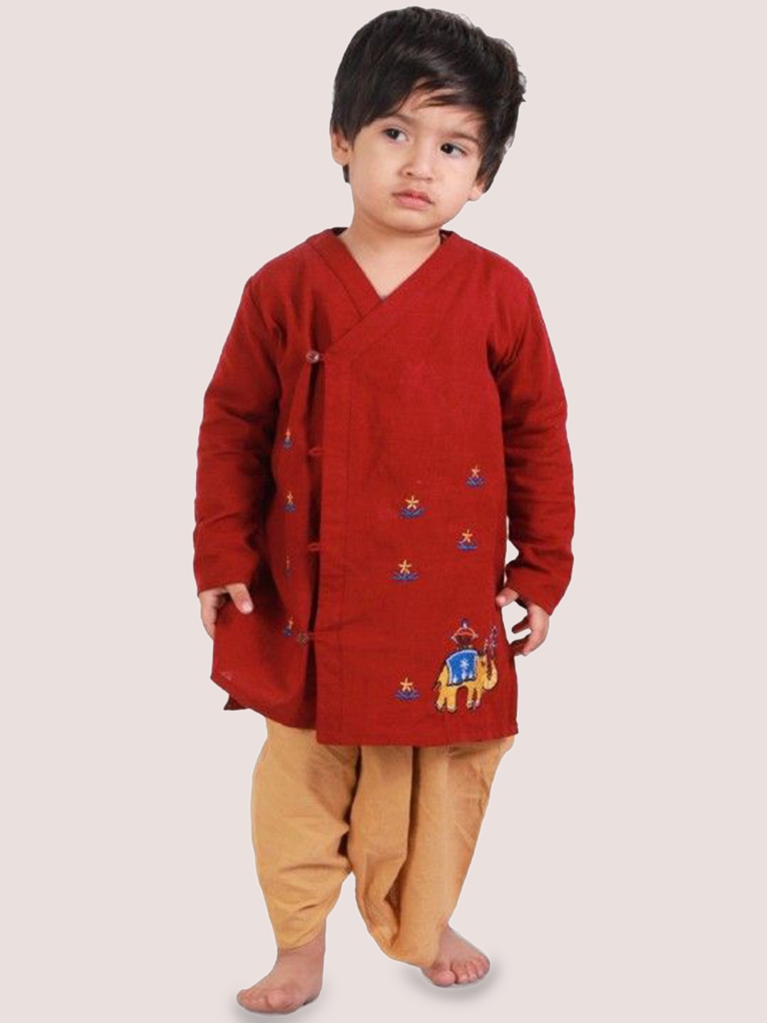 LITTLE GINNIE Boys Ethnic Motifs Embroidered Regular Thread Work Kurta with Dhoti Pants, Red
LITTLE GINNIE Boys Ethnic Motifs Embroidered Regular Thread Work Kurta with Dhoti Pants, Red