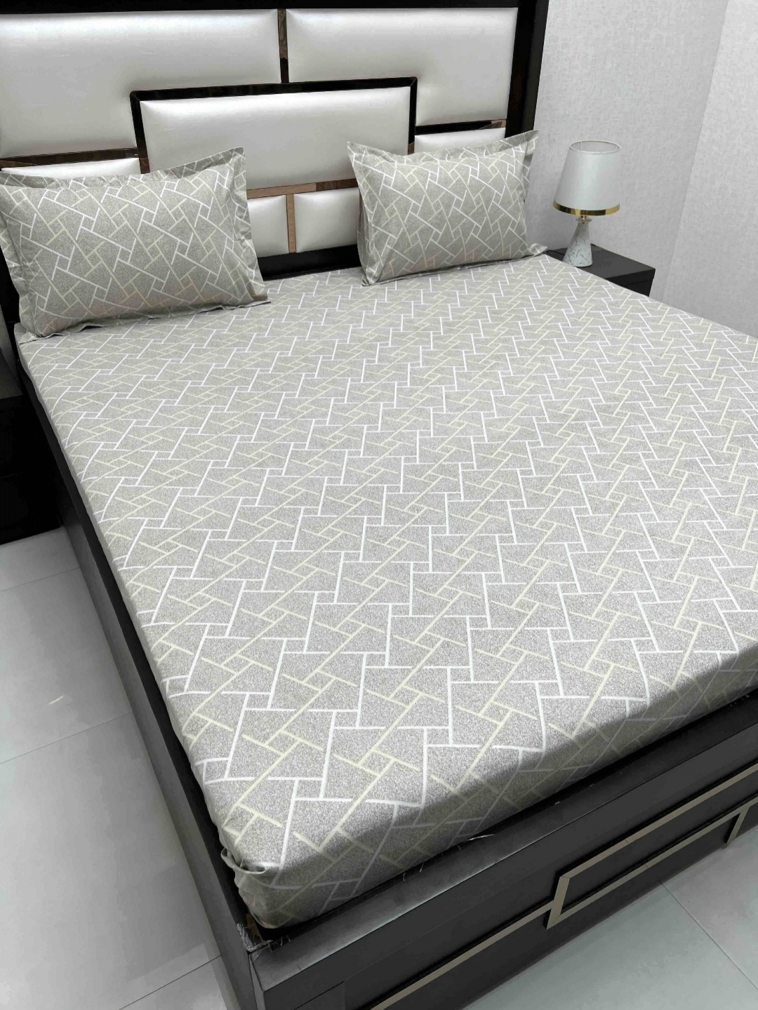 Pure Decor Passion Grey Geometric Pure Cotton 240TC Queen Bedsheet Set 2.26 m x 2.56 m
Pure Decor Passion Grey Geometric Pure Cotton 240TC Queen Bedsheet Set 2.26 m x 2.56 m