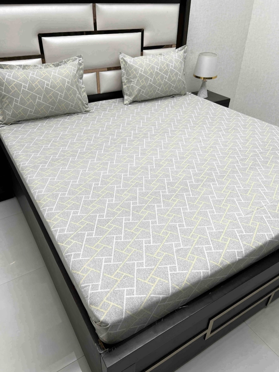 Pure Decor Passion Grey Geometric Pure Cotton 260TC Queen Bedsheet Set 2.27 m x 2.56 m
Pure Decor Passion Grey Geometric Pure Cotton 260TC Queen Bedsheet Set 2.27 m x 2.56 m